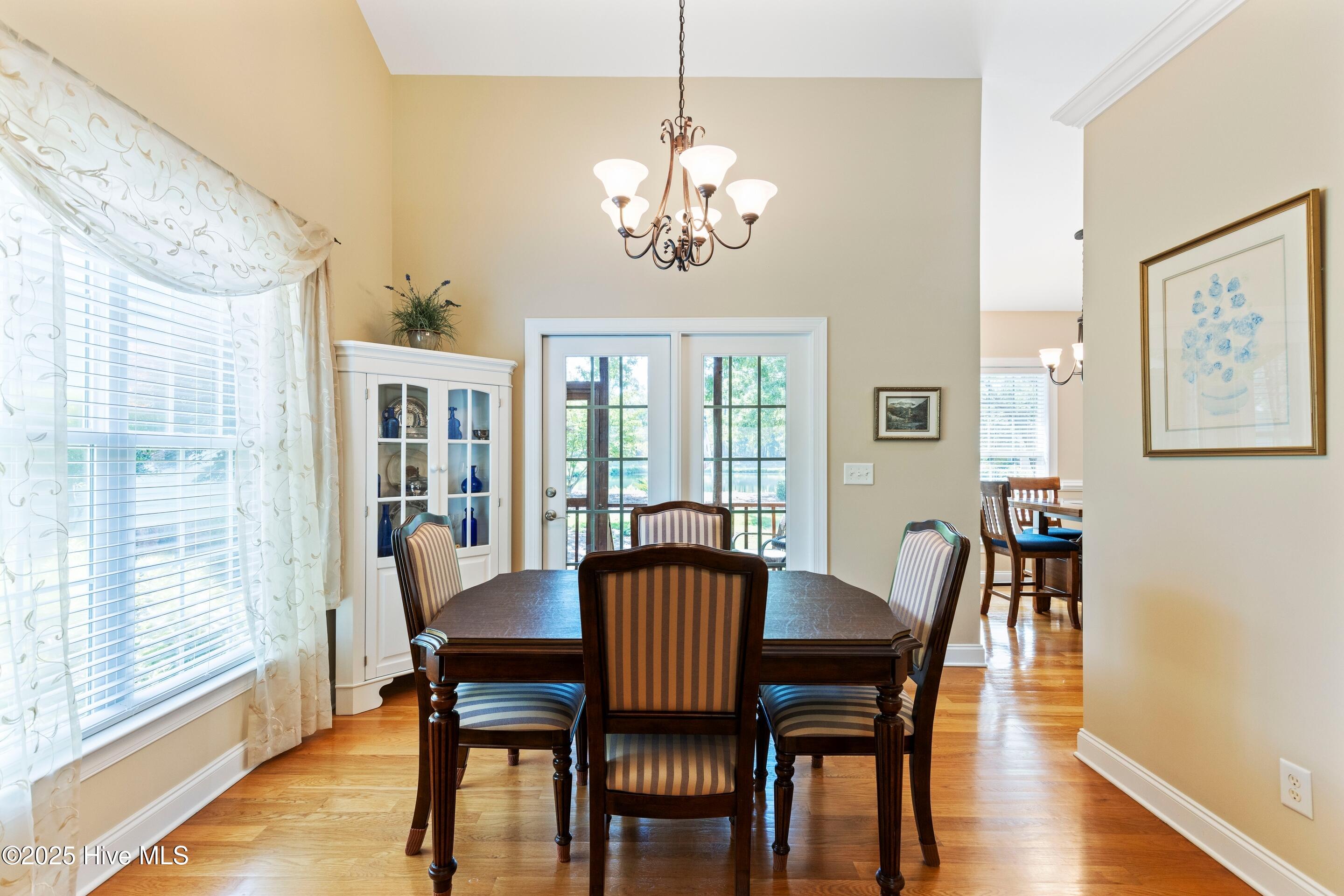 100514713 | Photo 11