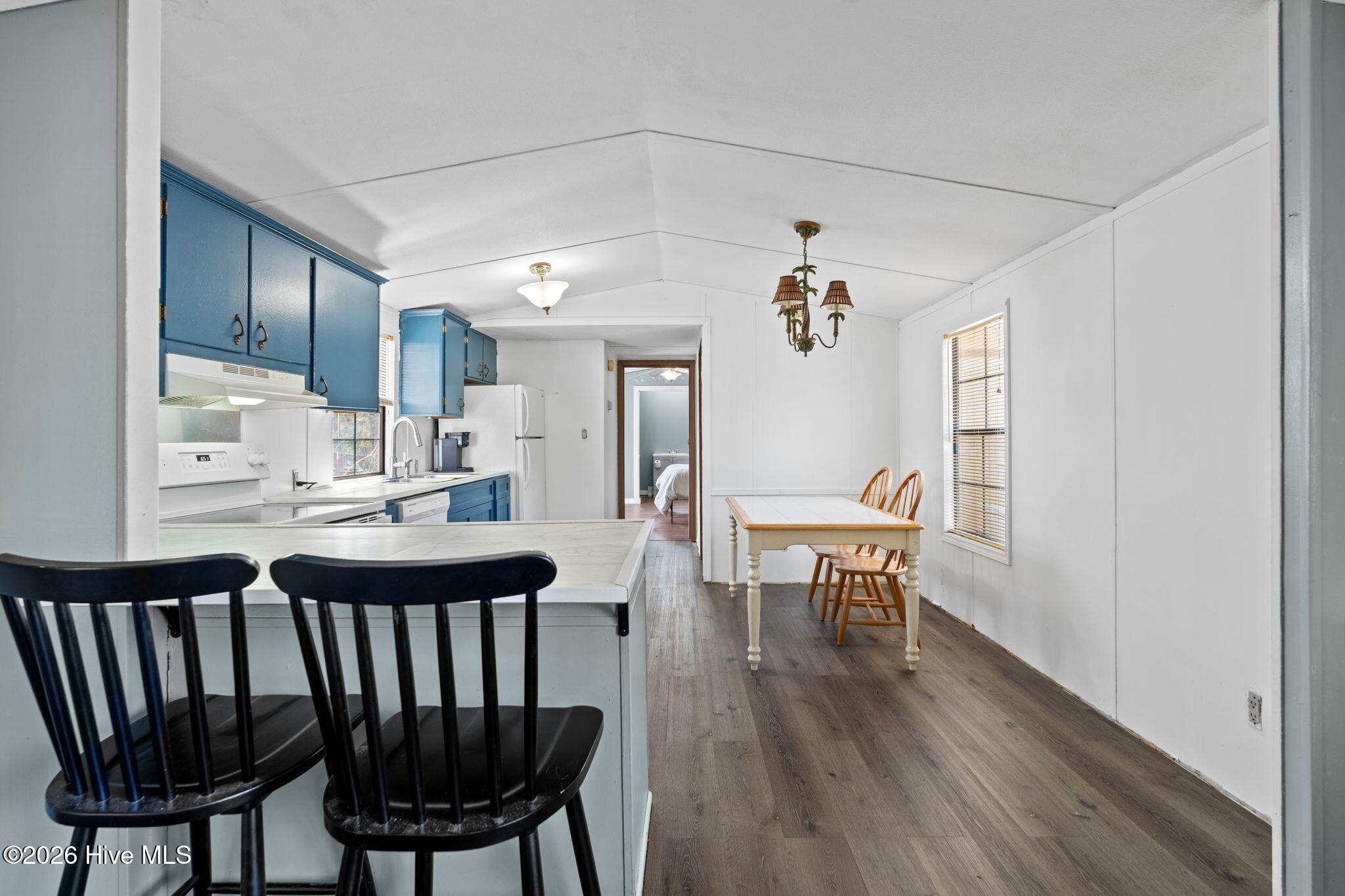 100564751 | Photo 14