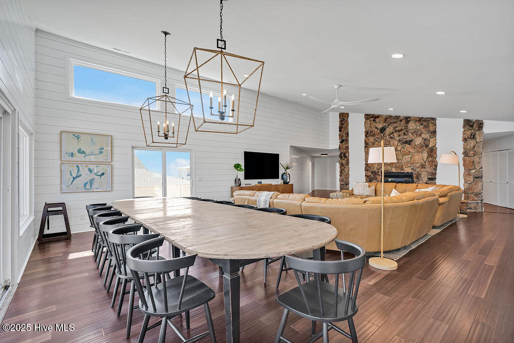 100508979 | Photo 22