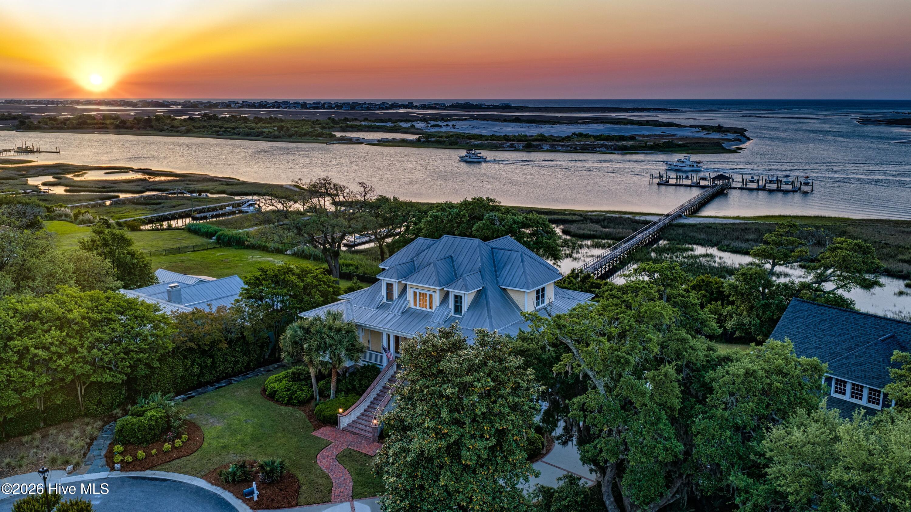 100569484 | Photo 96