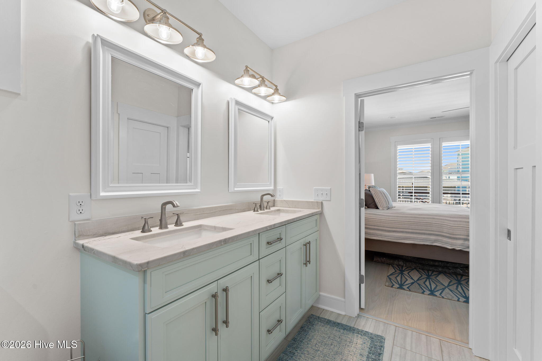 100550371 | Photo 37