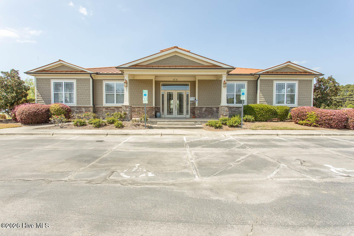 100564838 | Photo 49