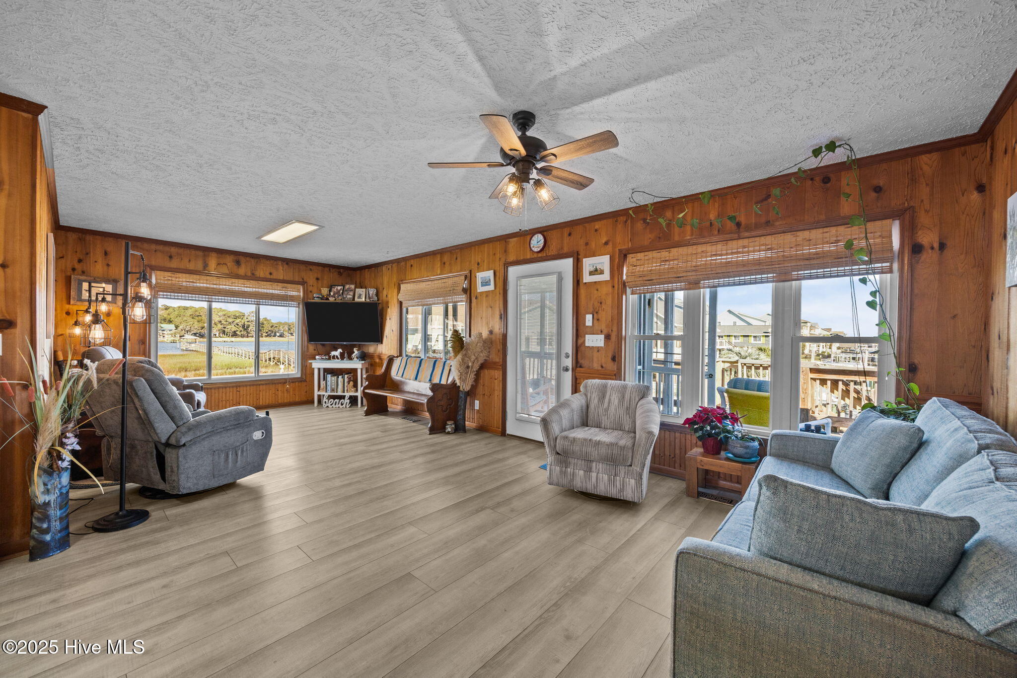 100545181 | Photo 15