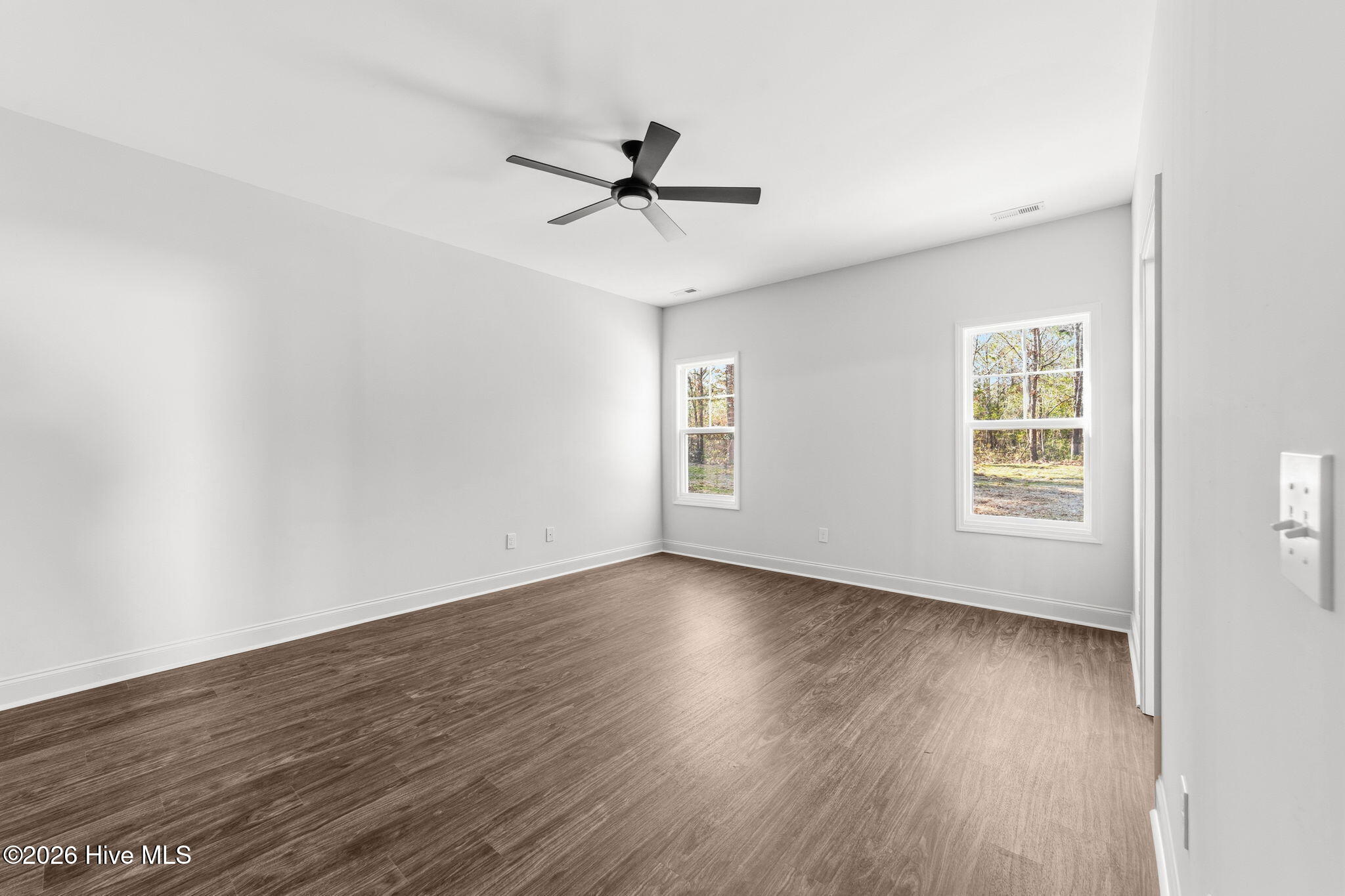 100528698 | Photo 17