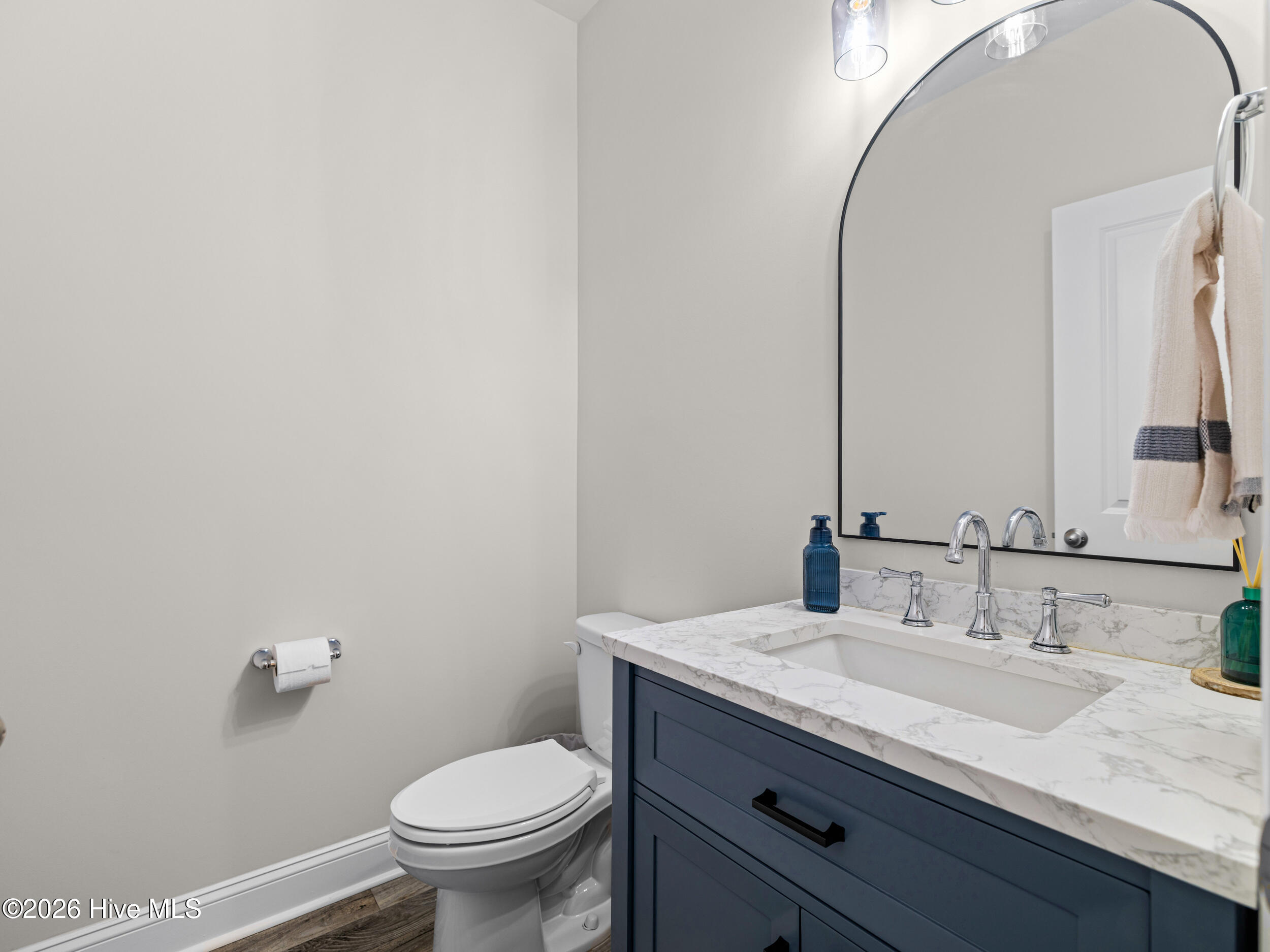 100565919 | Photo 33