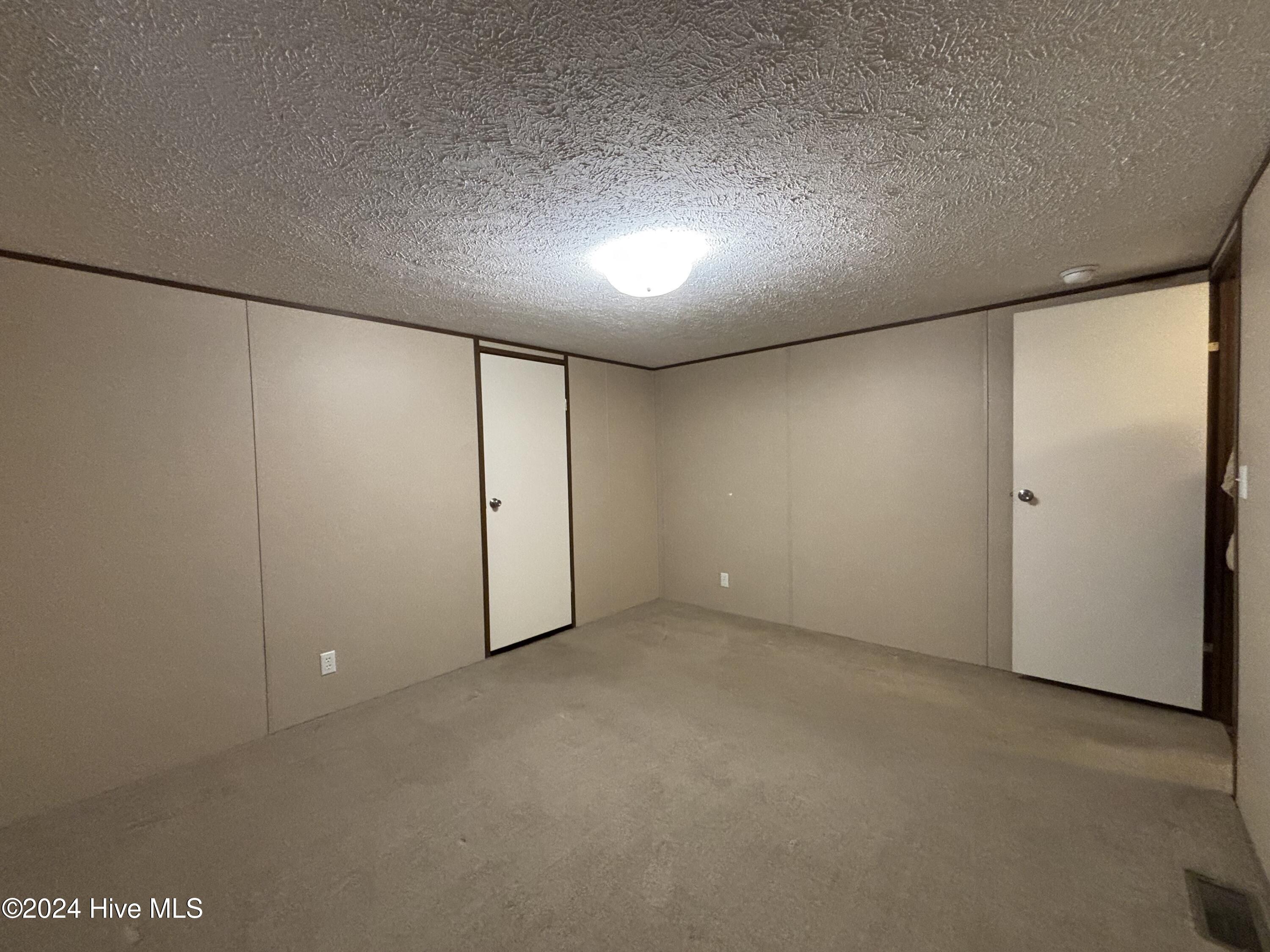 100550674 | Photo 10