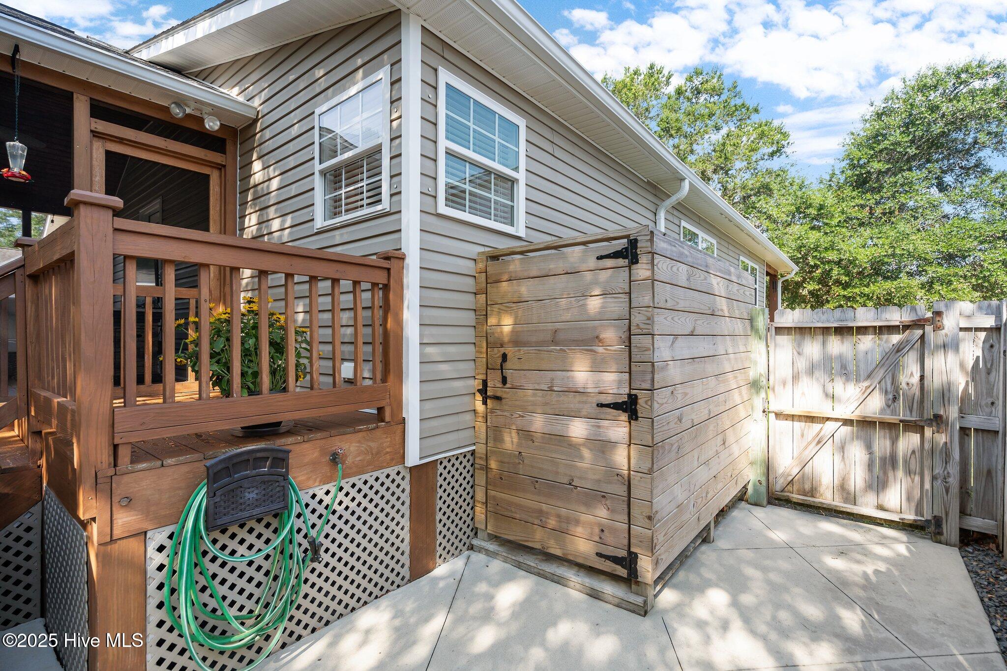 100516795 | Photo 45