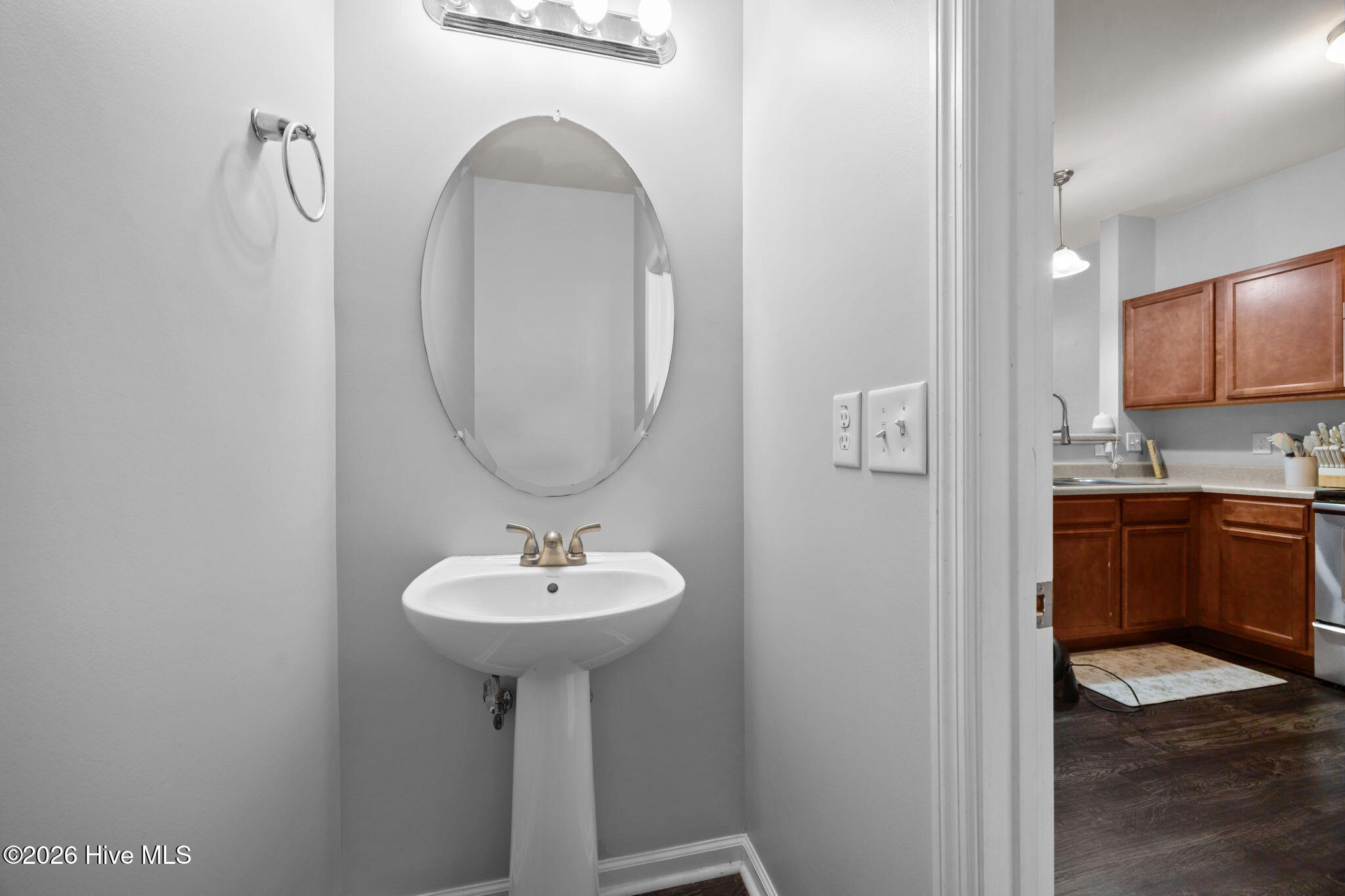 100551662 | Photo 12