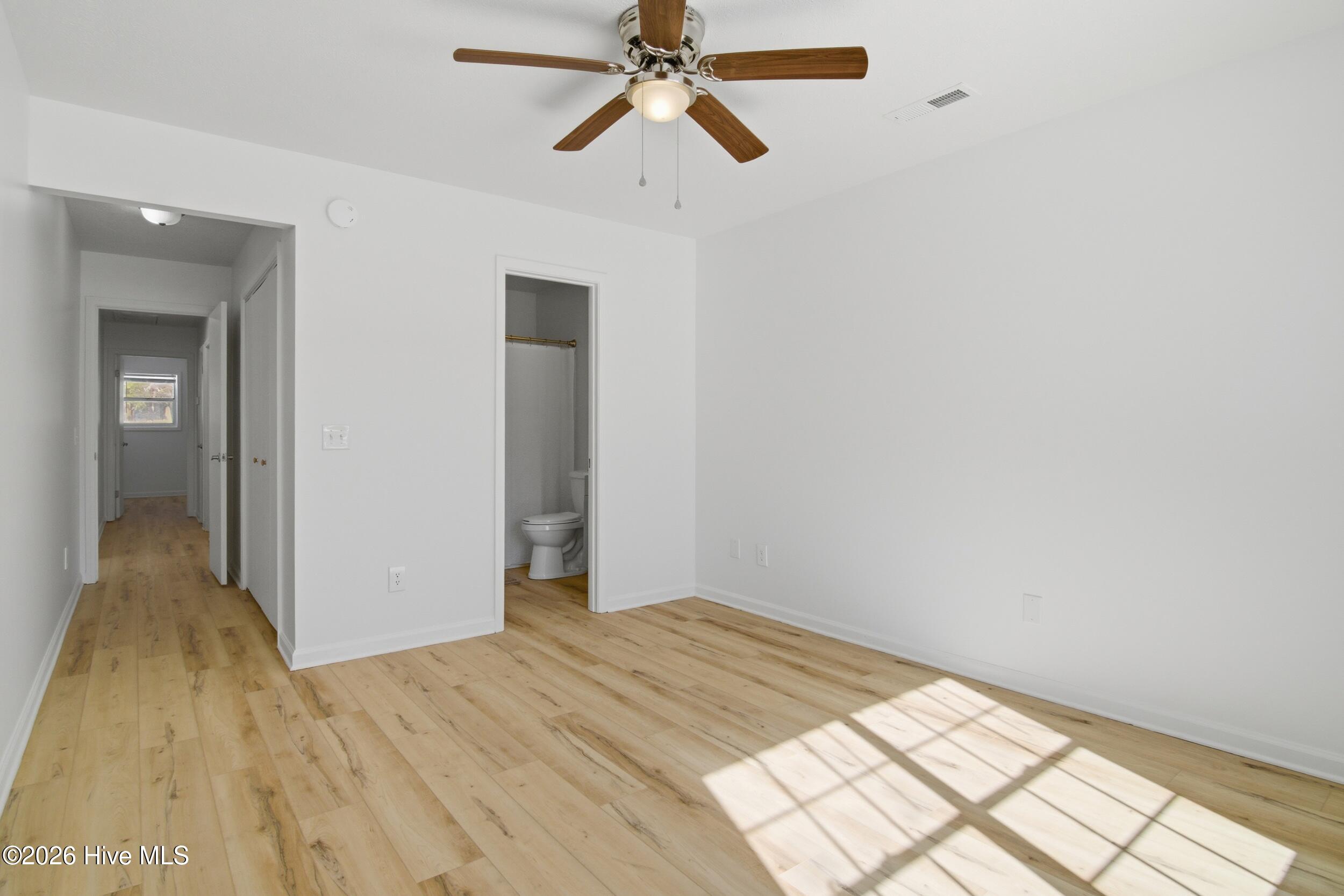 100552671 | Photo 16