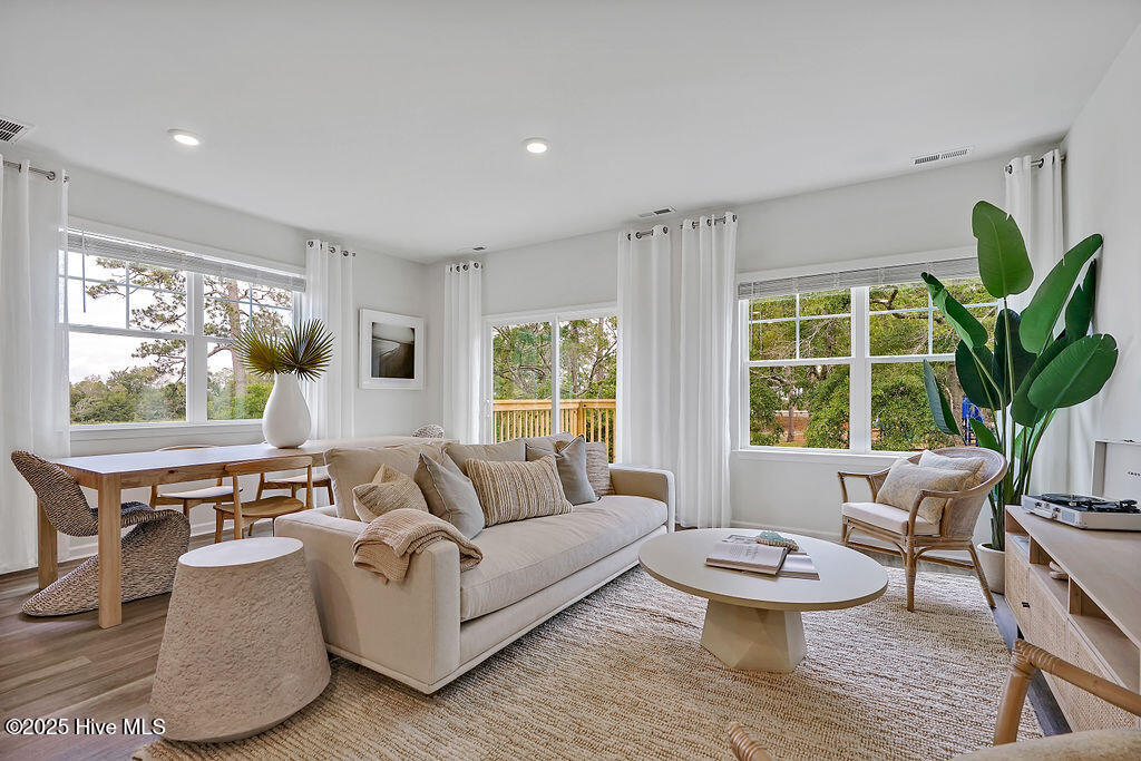 100517966 | Photo 10