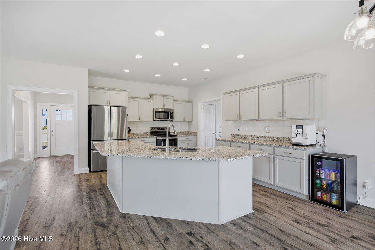 100564779 | Photo 26