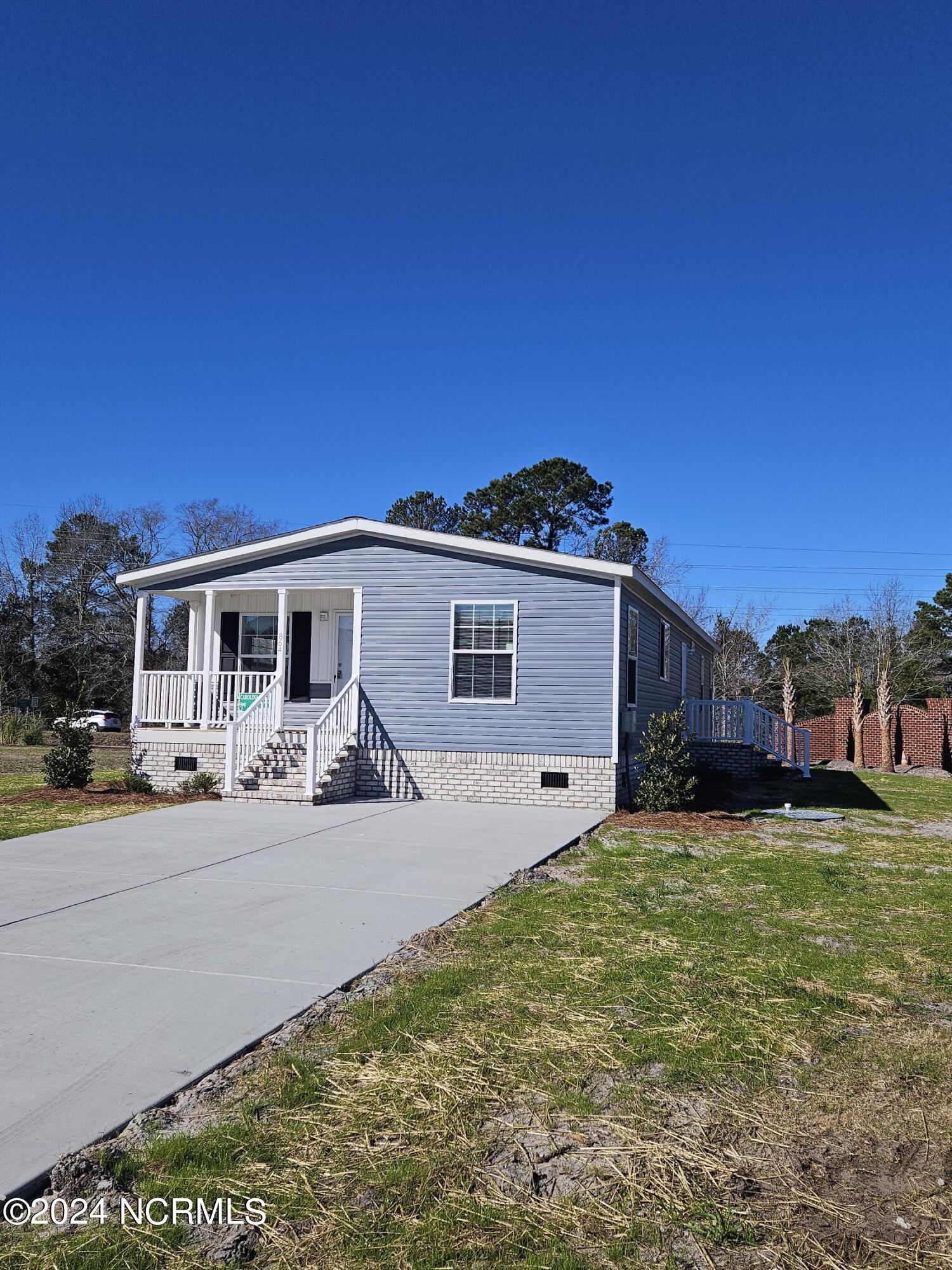 100569261 | Photo 26