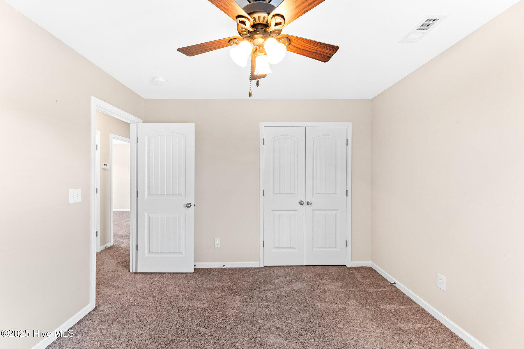 100538426 | Photo 24