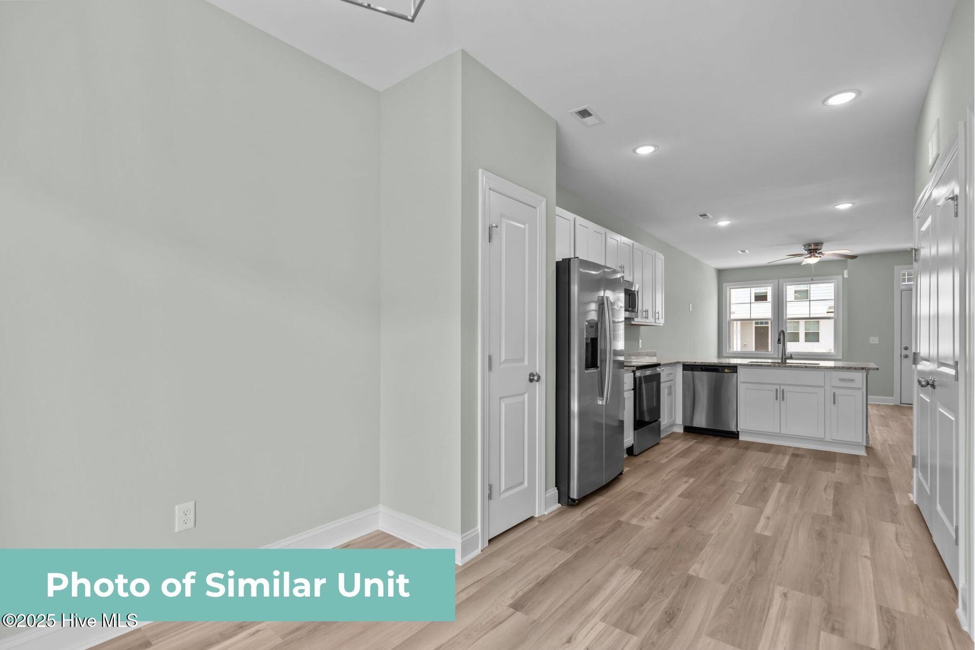 100552373 | Photo 15