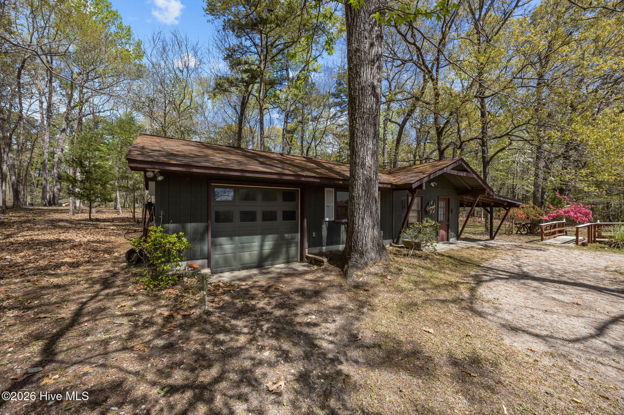 512 Raymond Drive,Arapahoe