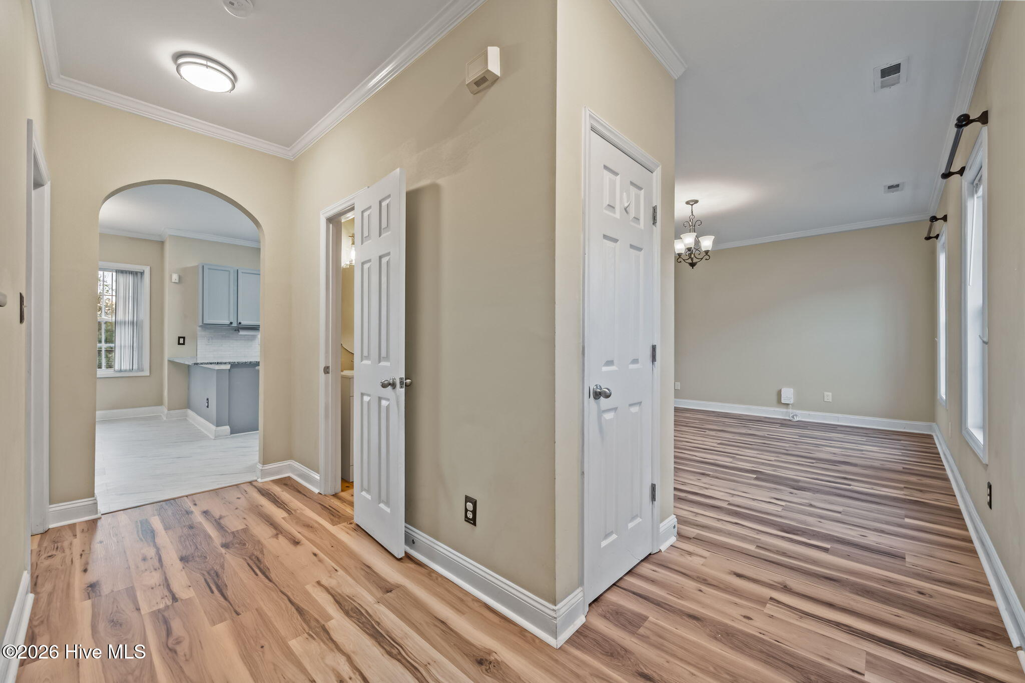 100562473 | Photo 18