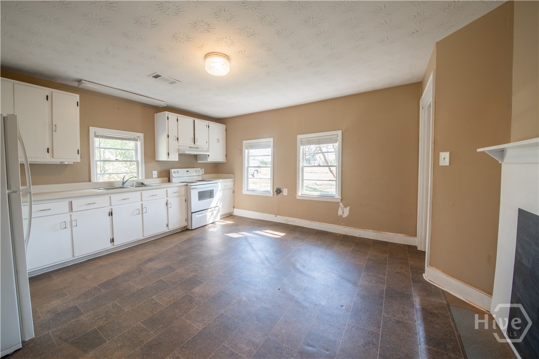 Kitchen View to front yard