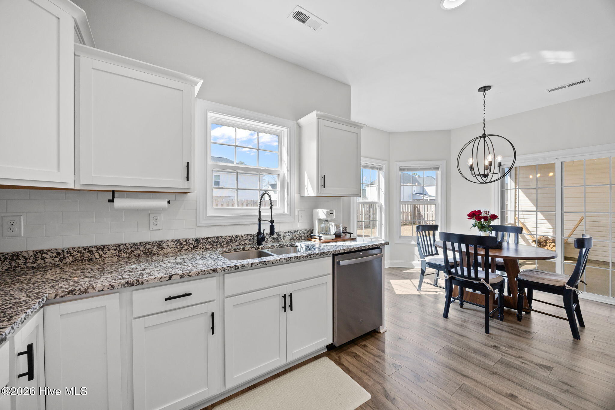 100556491 | Photo 17