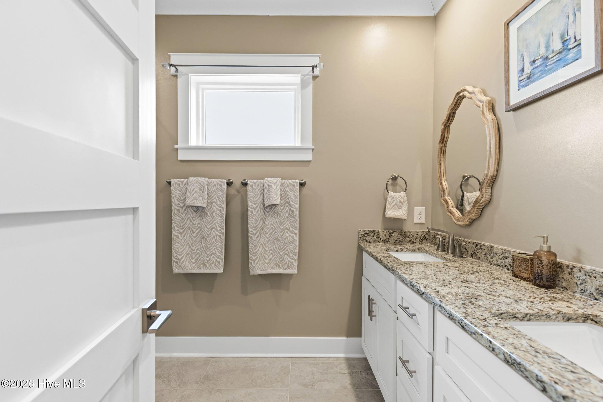 100556954 | Photo 26