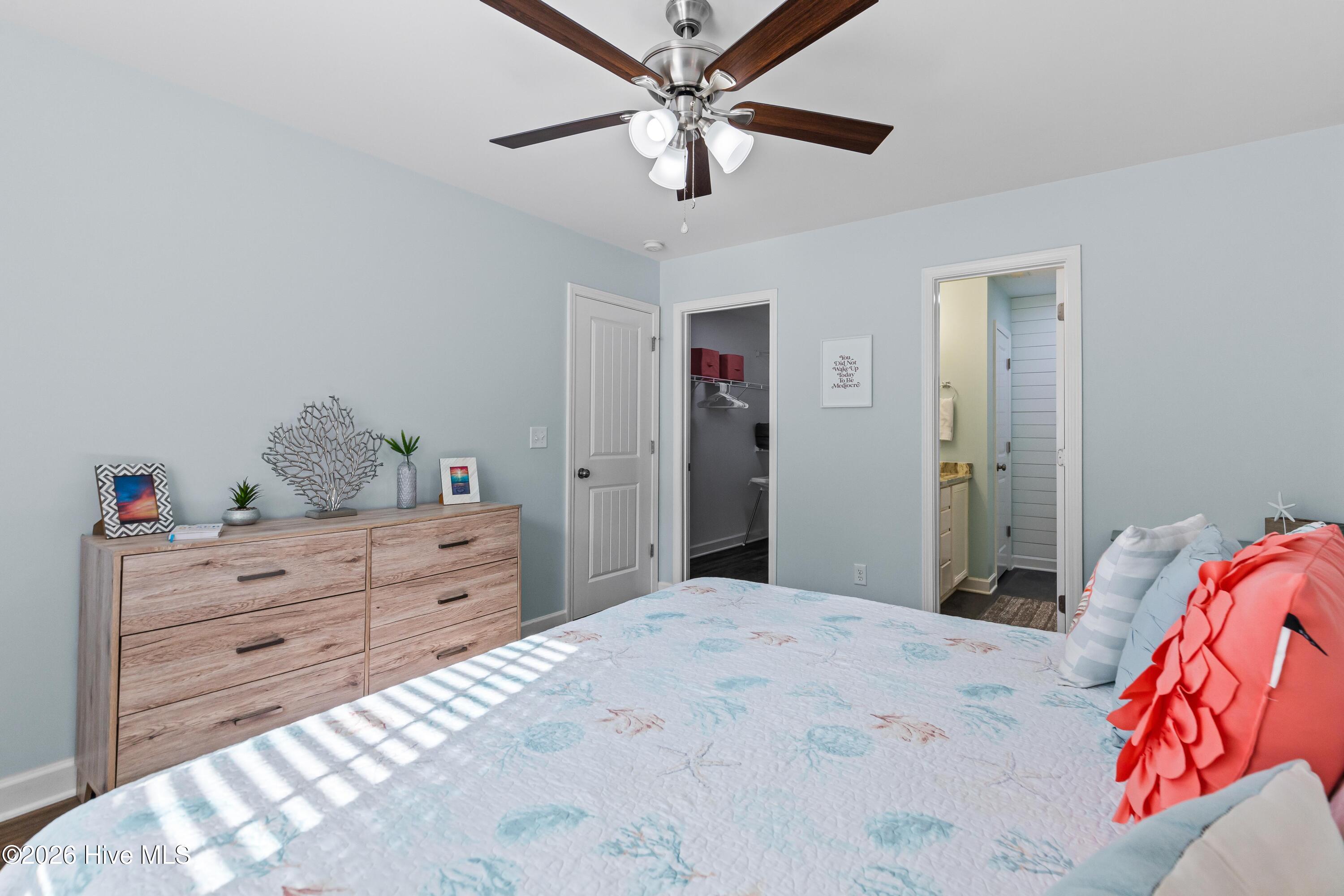 100549880 | Photo 11