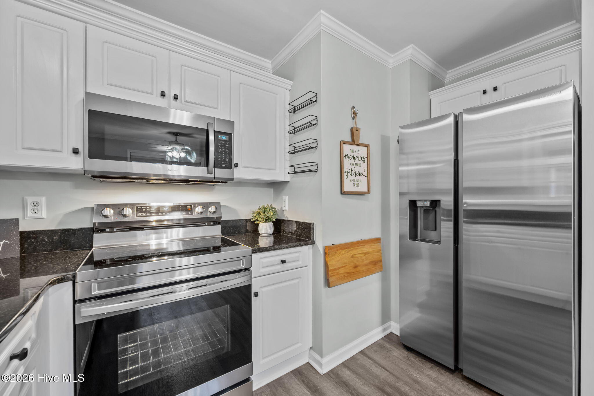 100556265 | Photo 14