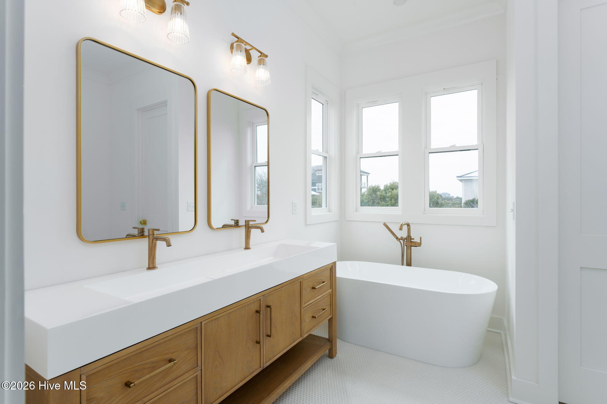 100 Peregrine Court, Surf City, NC 28445 – photo 17: bathroom-02a