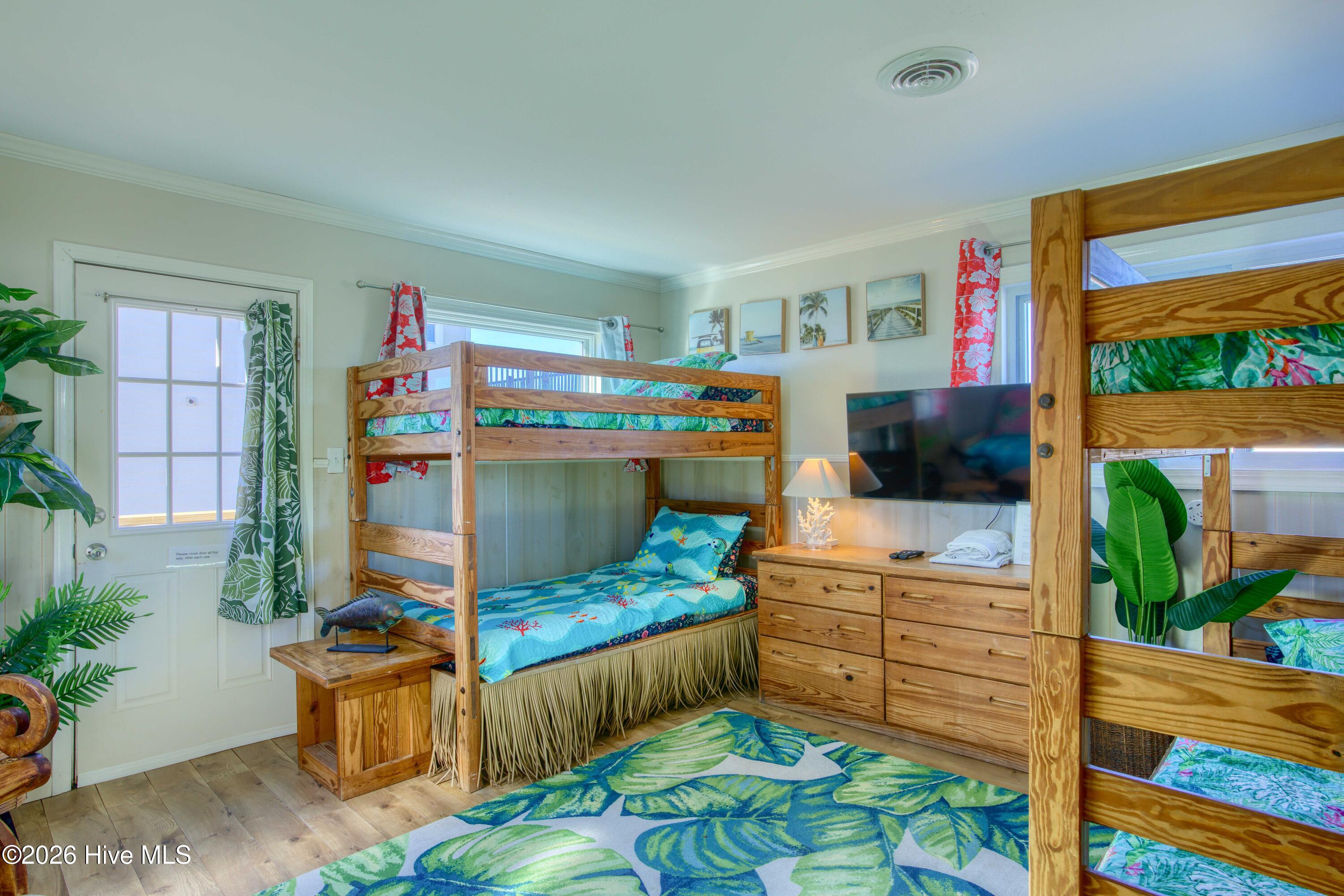 100550124 | Photo 28