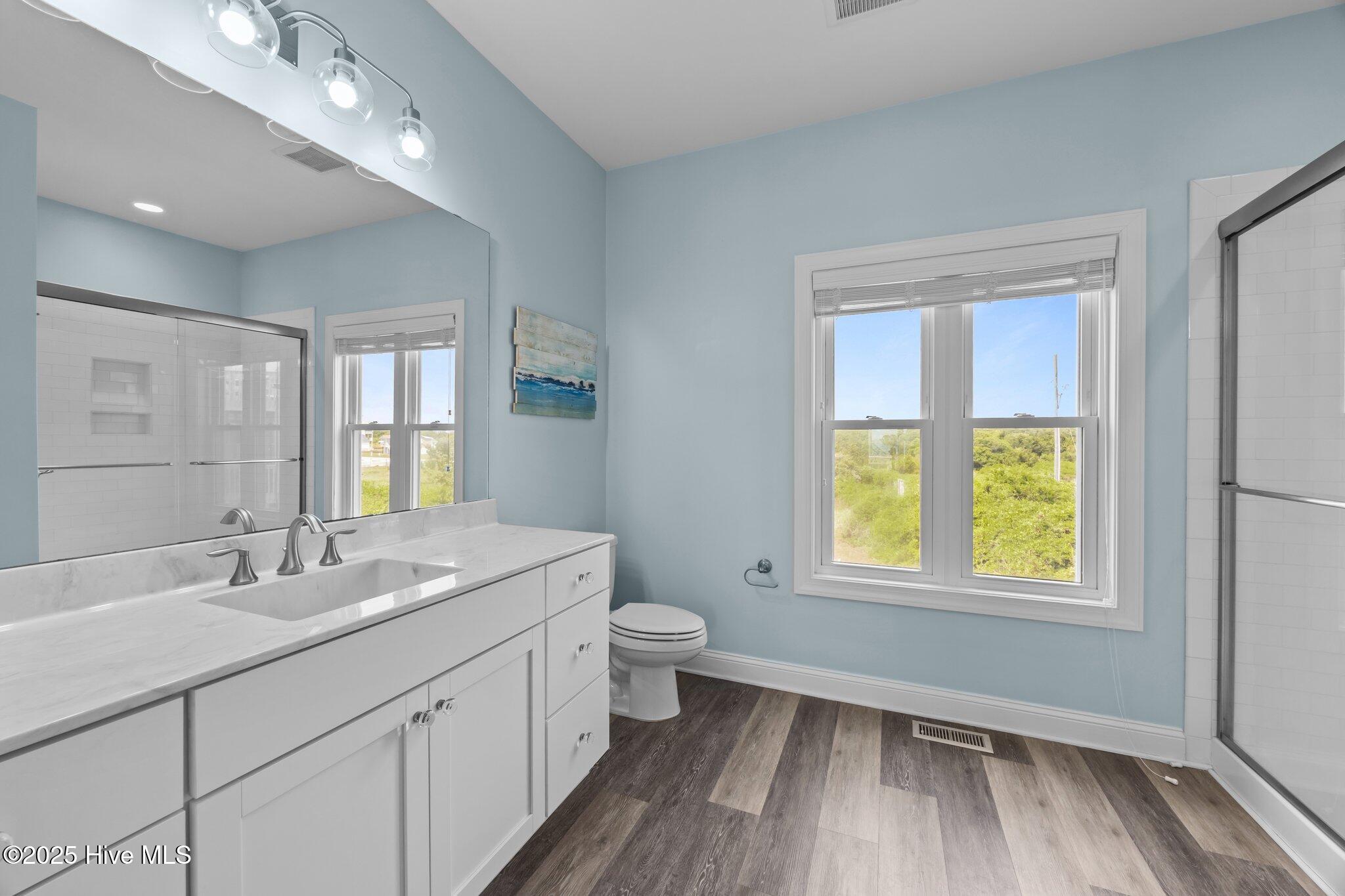 100547426 | Photo 13