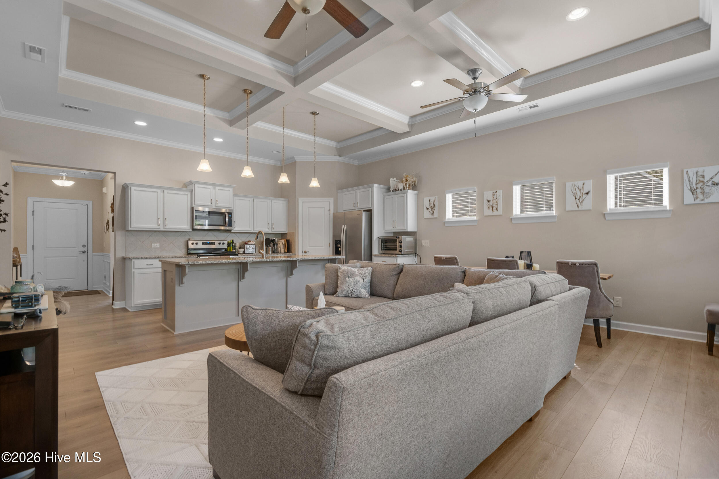 100563305 | Photo 11