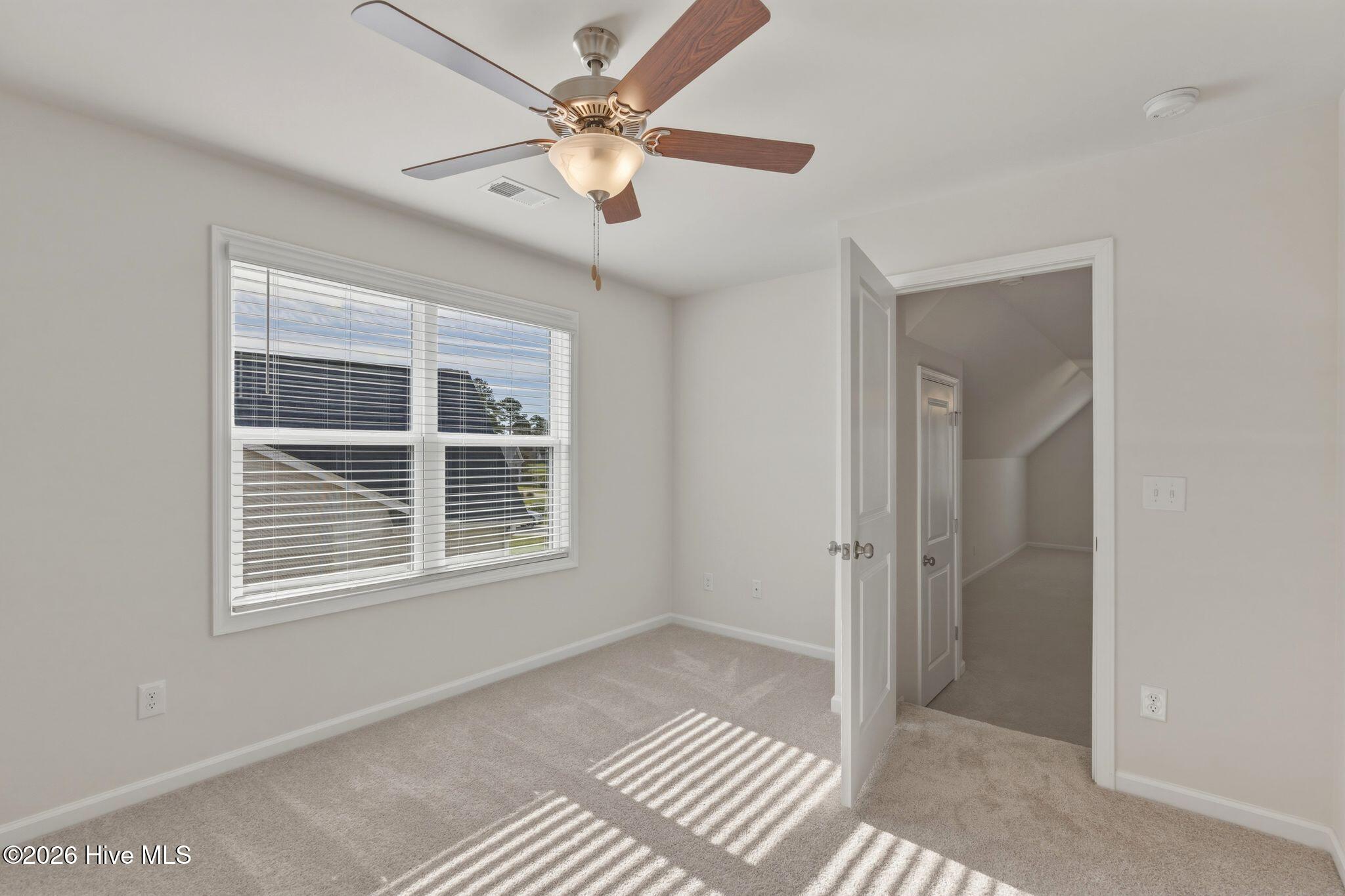 100563254 | Photo 55