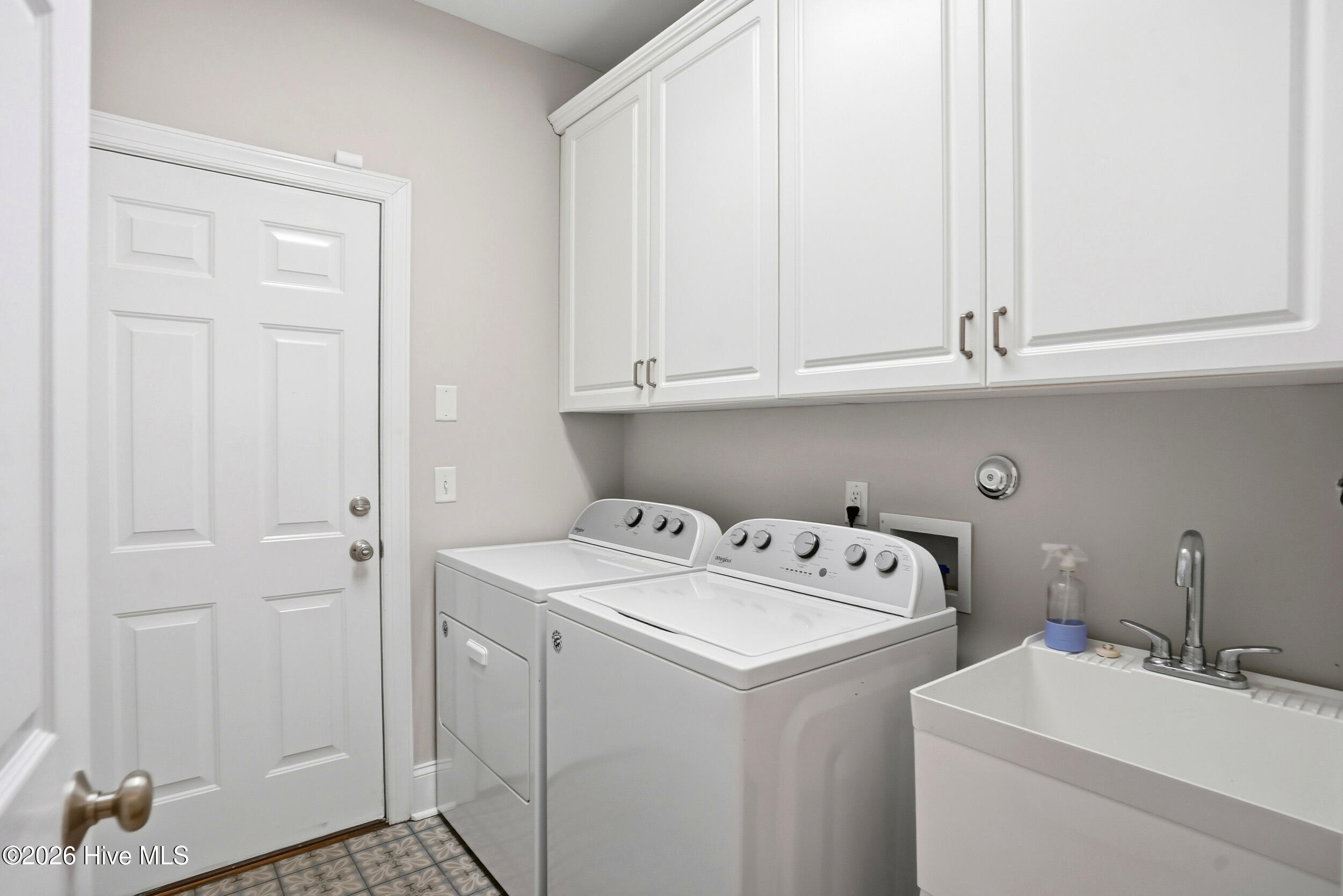 100551601 | Photo 36