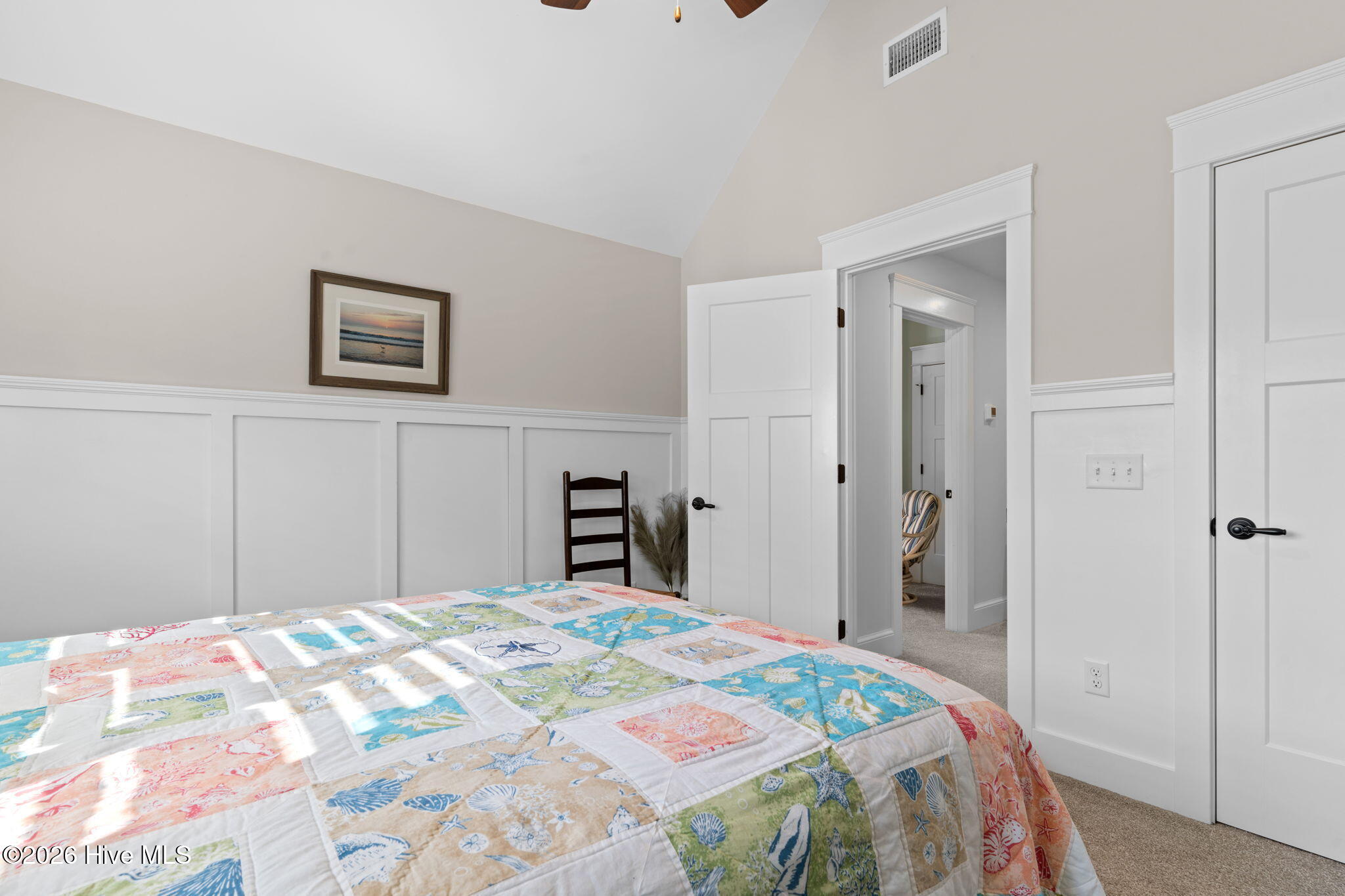 100560975 | Photo 34