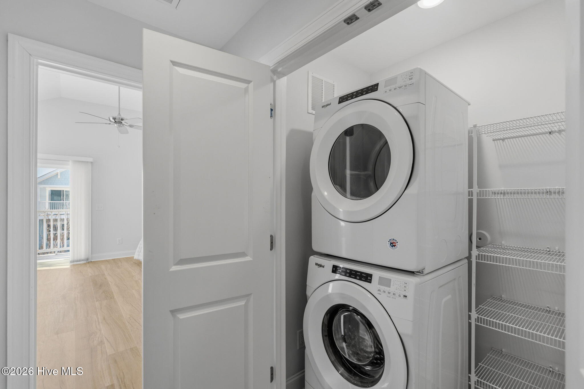 100558754 | Photo 26