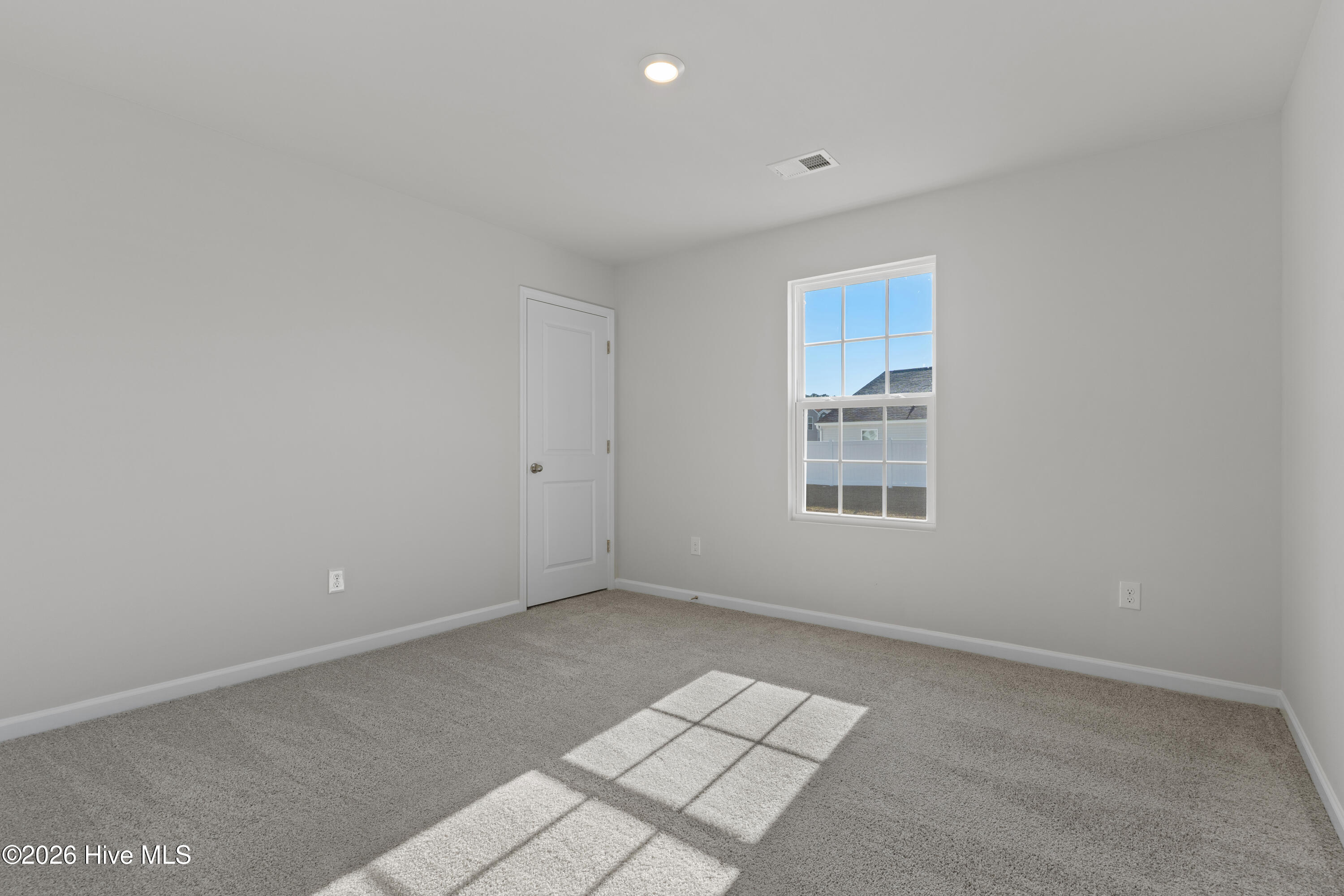 100550093 | Photo 22