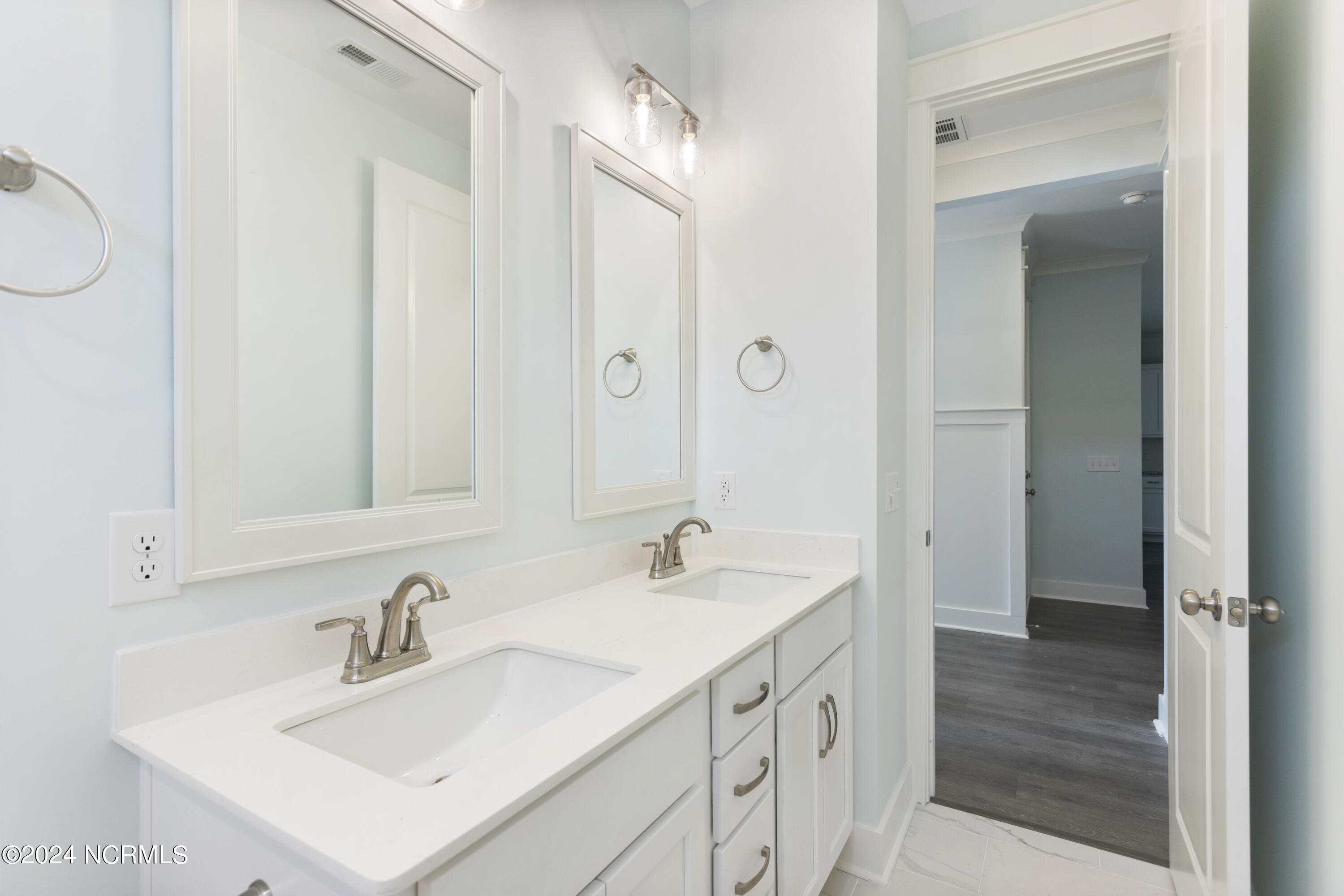 100543497 | Photo 29