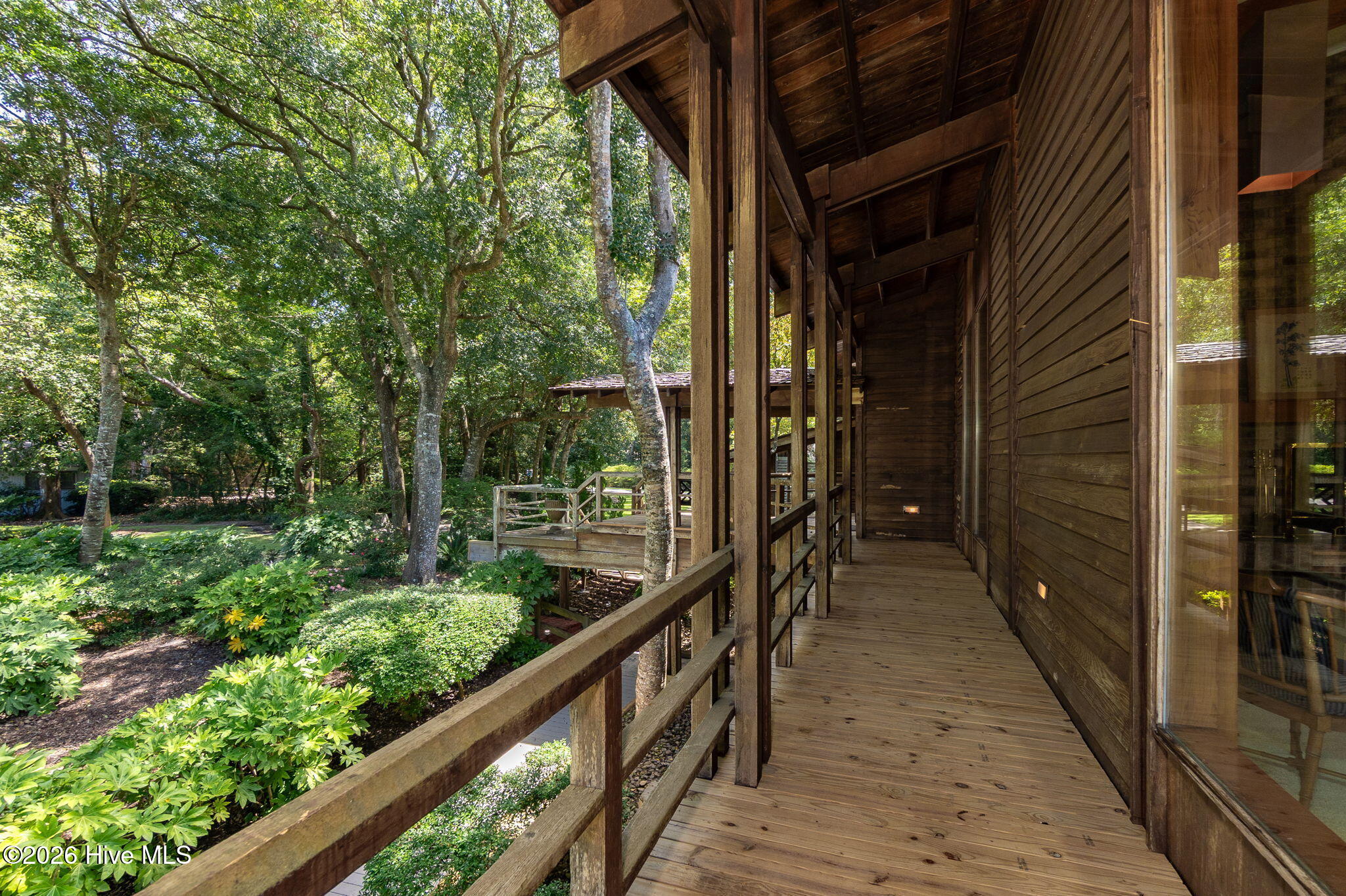 Side porch left