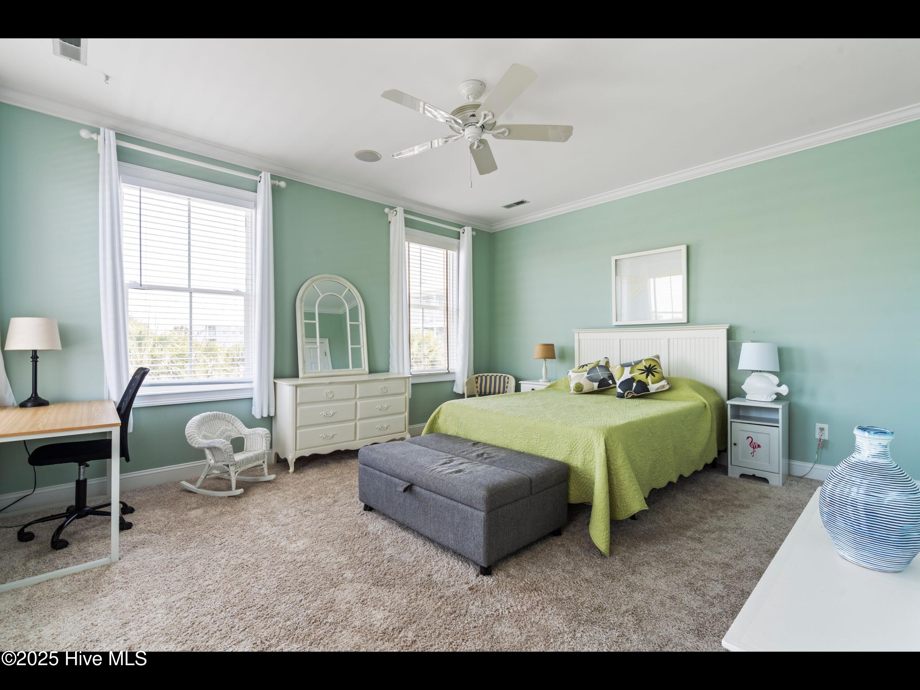 100511839 | Photo 59