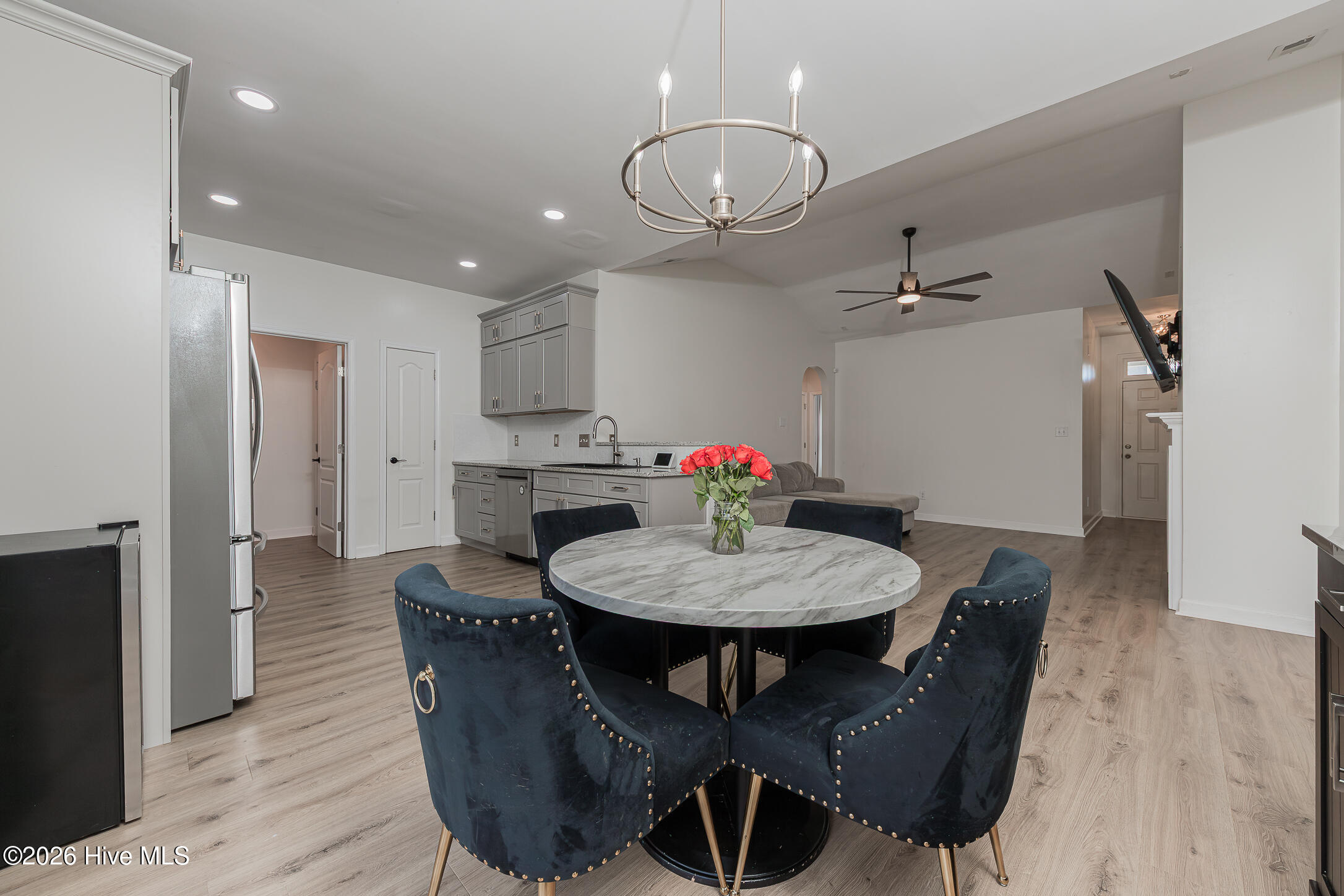 100566582 | Photo 13