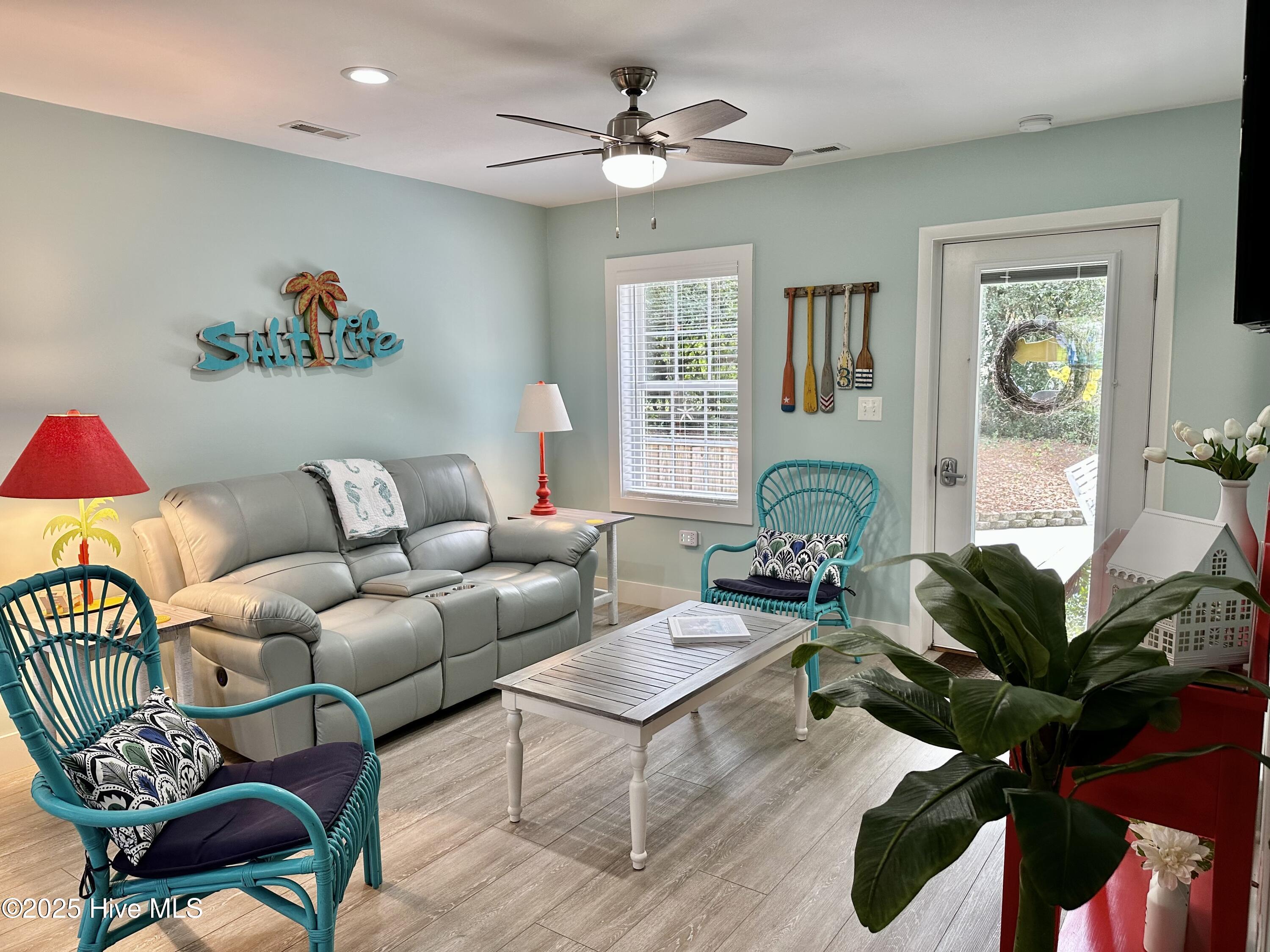 100559925 | Photo 44