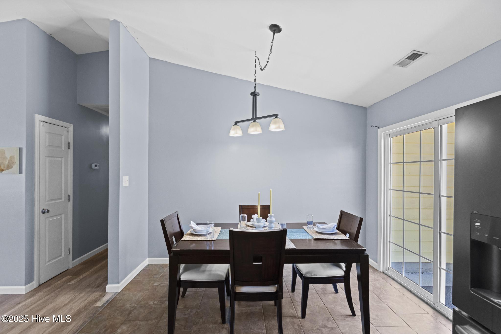 100547038 | Photo 10