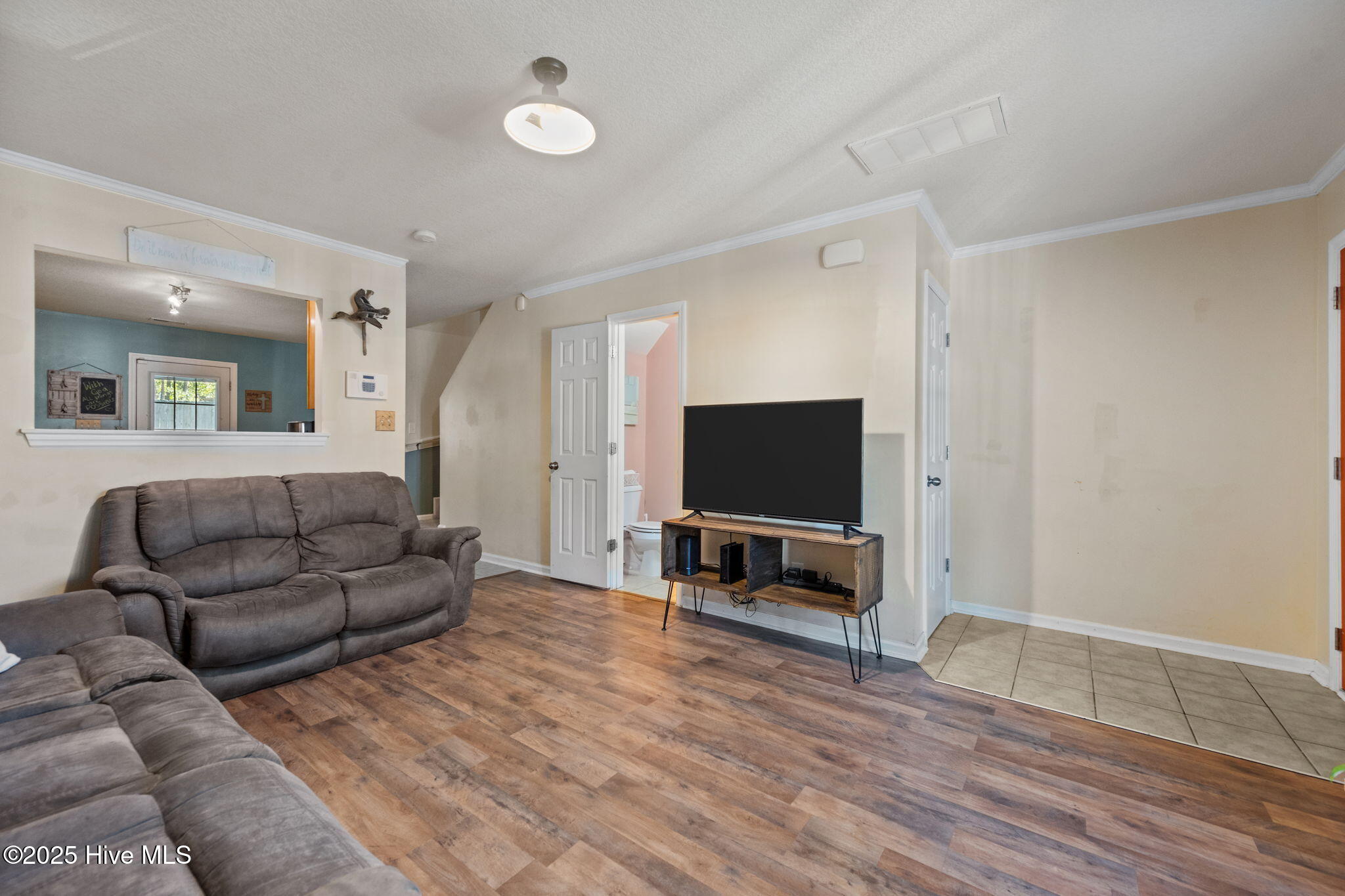 27 E Doris Avenue 207, Jacksonville, NC 28540 – photo 9: 25-web-or-mls-_RAD2430