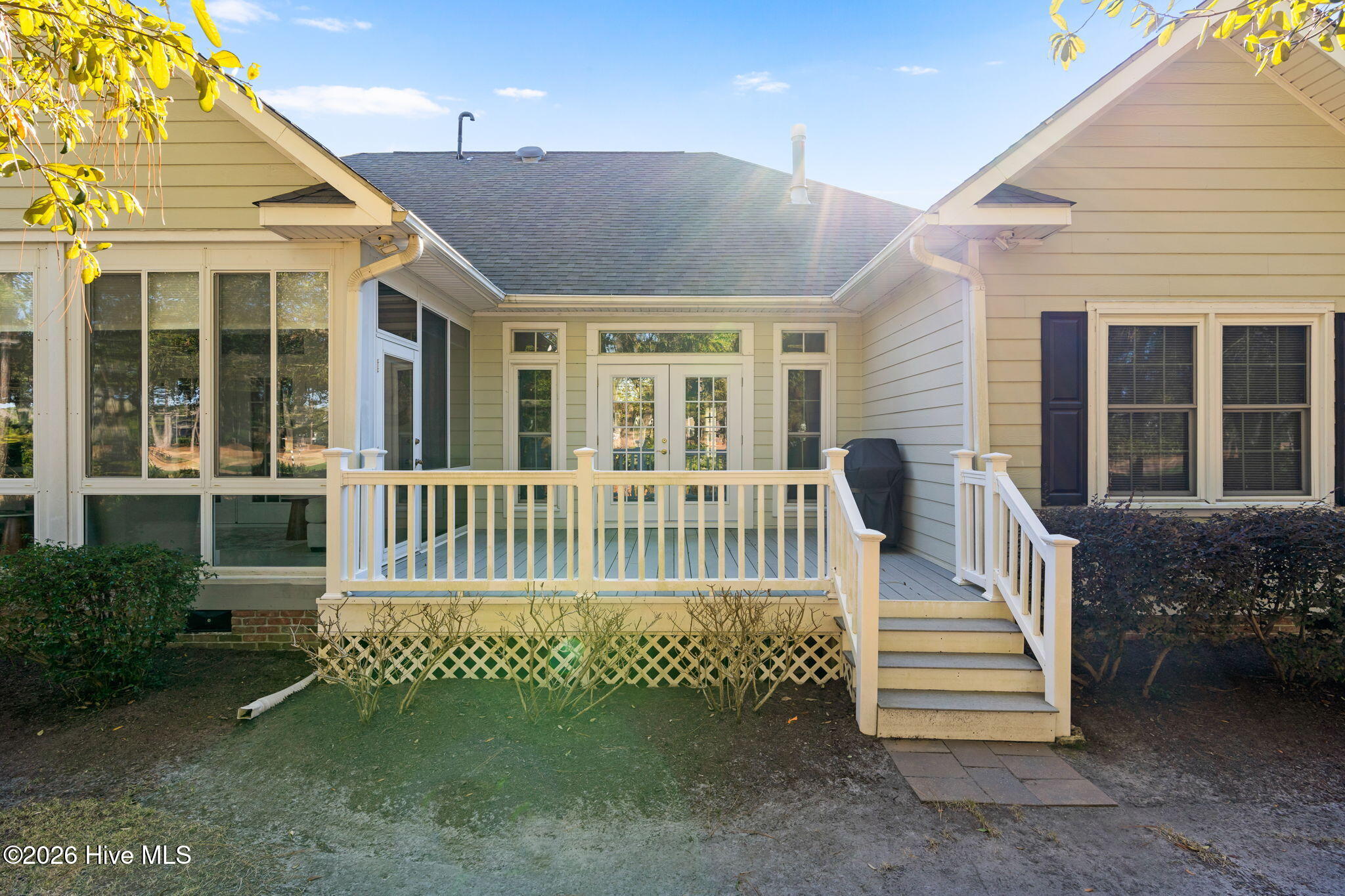 100548077 | Photo 62