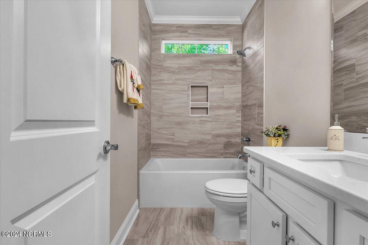 100535365 | Photo 11