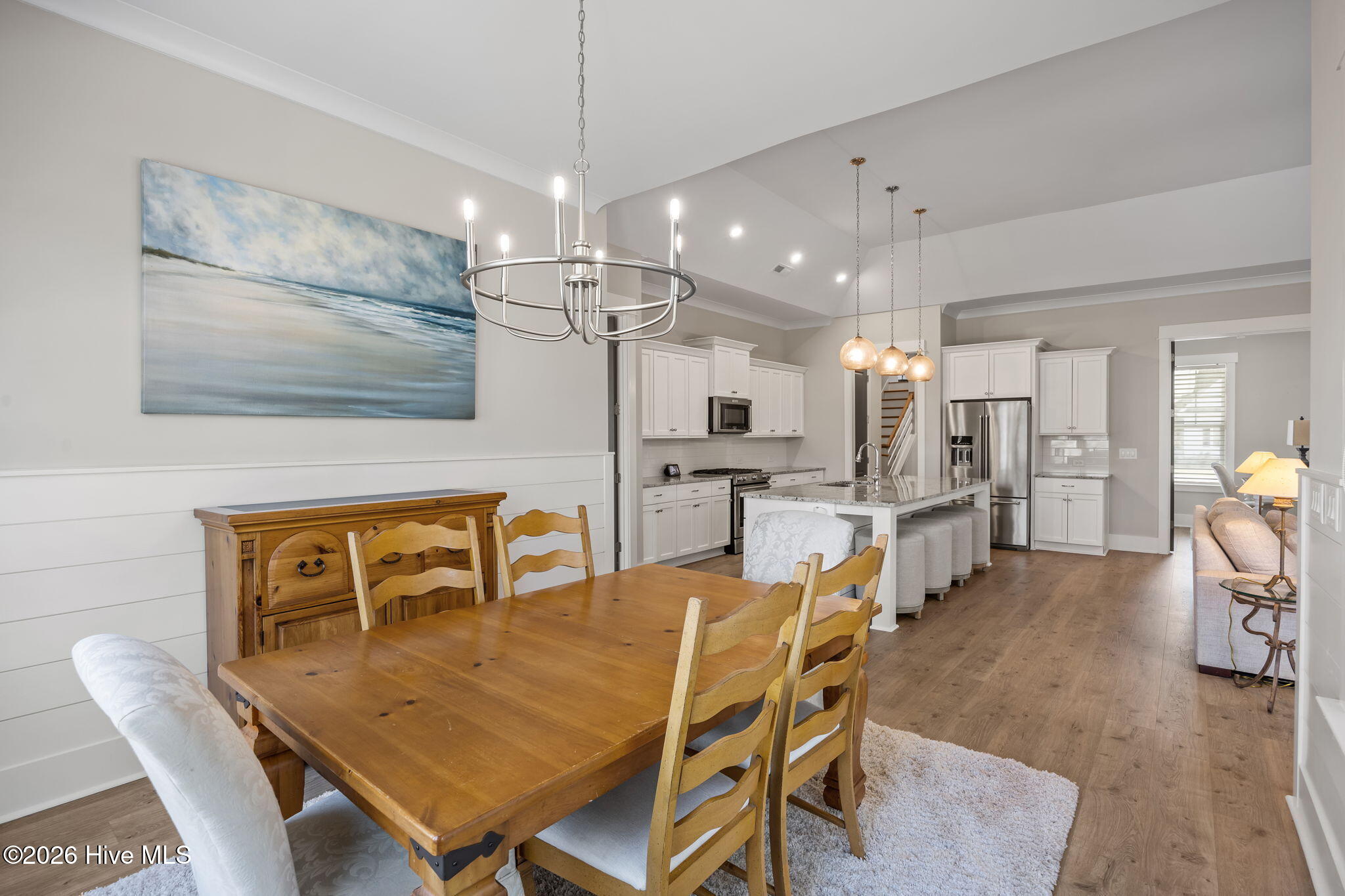 100563731 | Photo 28