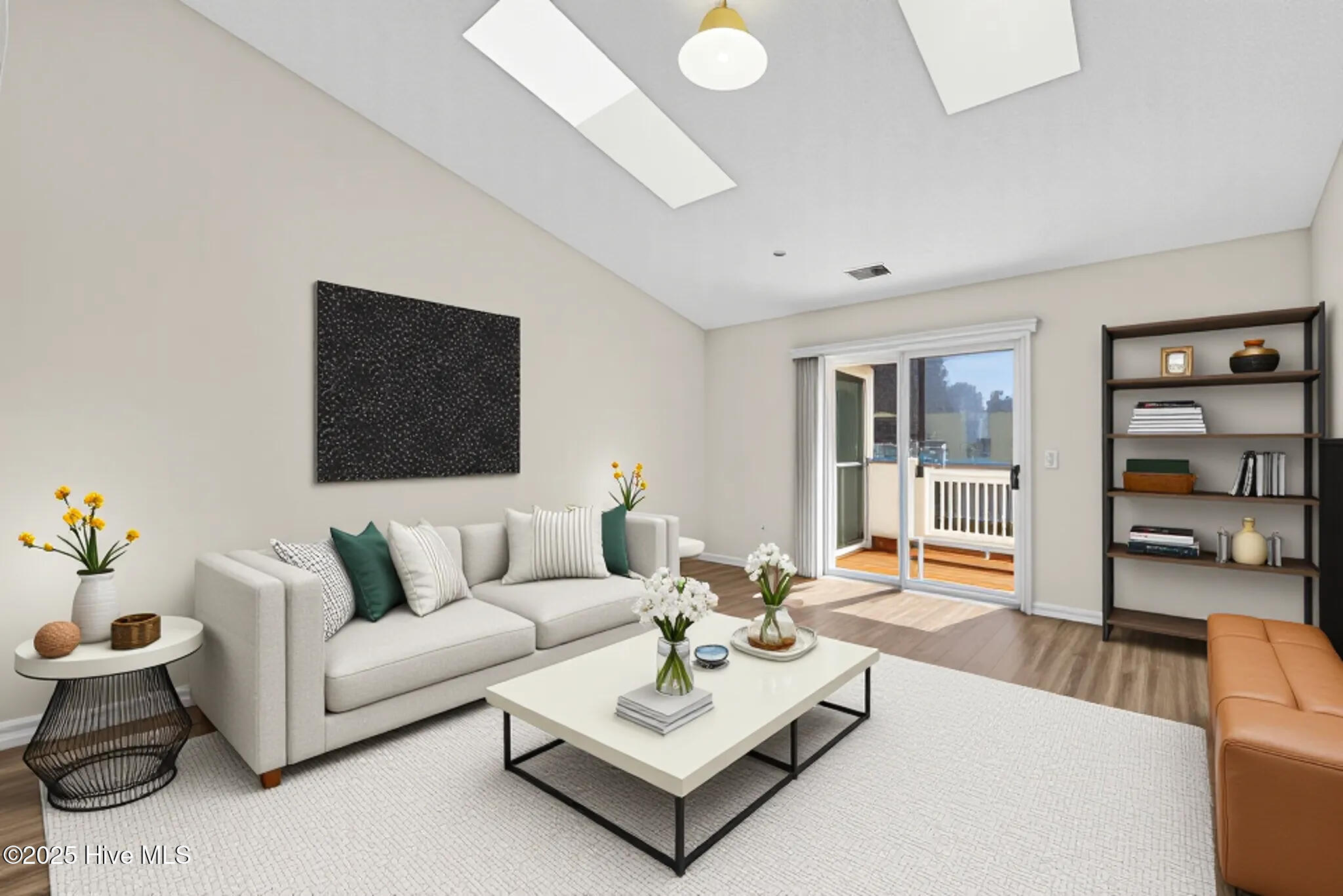 100537353 | Photo 14