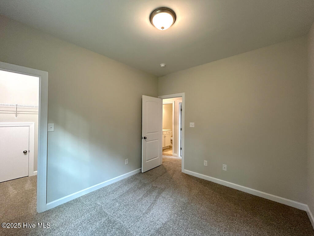 100560362 | Photo 33