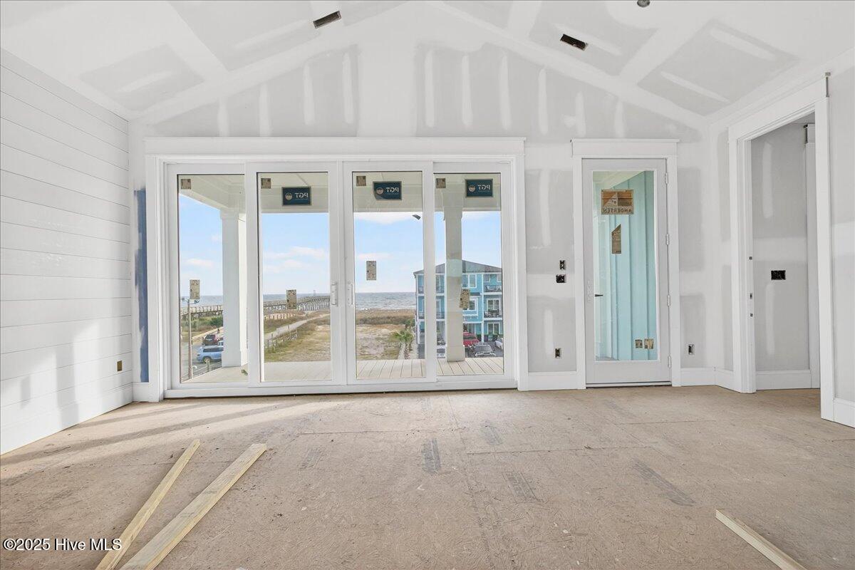 100543300 | Photo 14