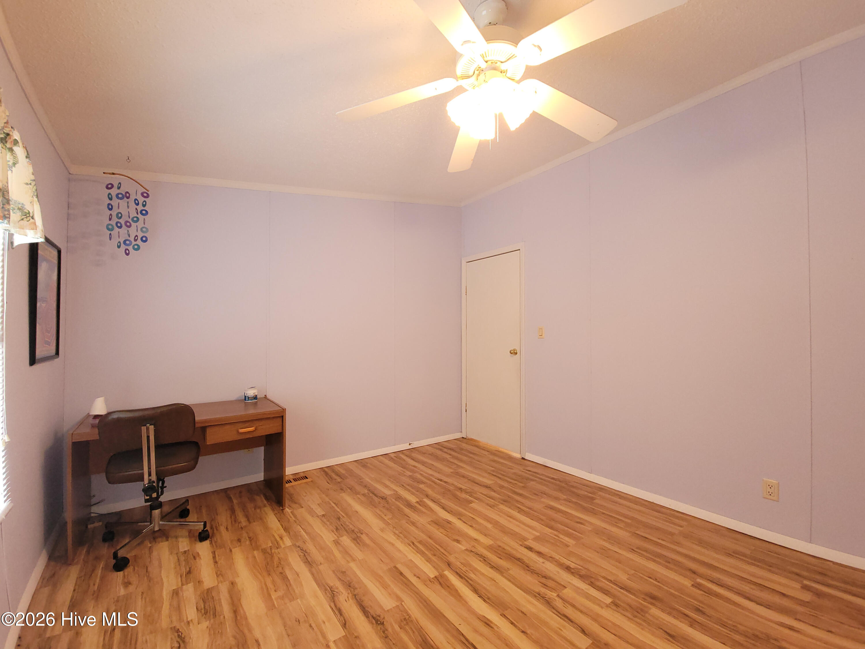 100560378 | Photo 43