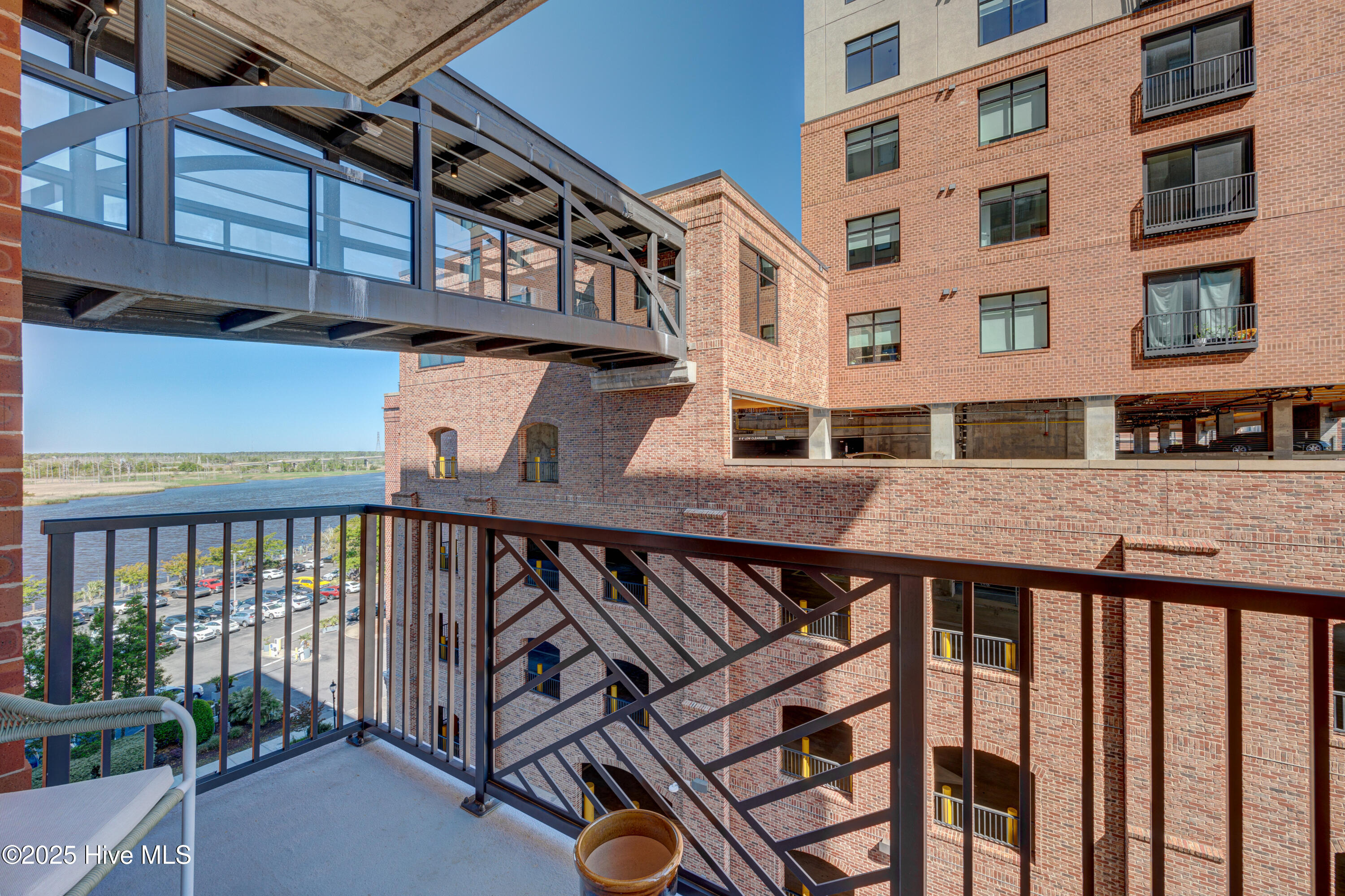 100556750 | Photo 14