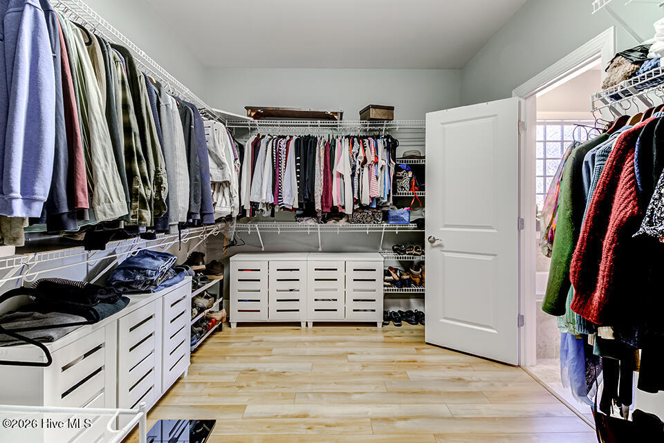 100553101 | Photo 18